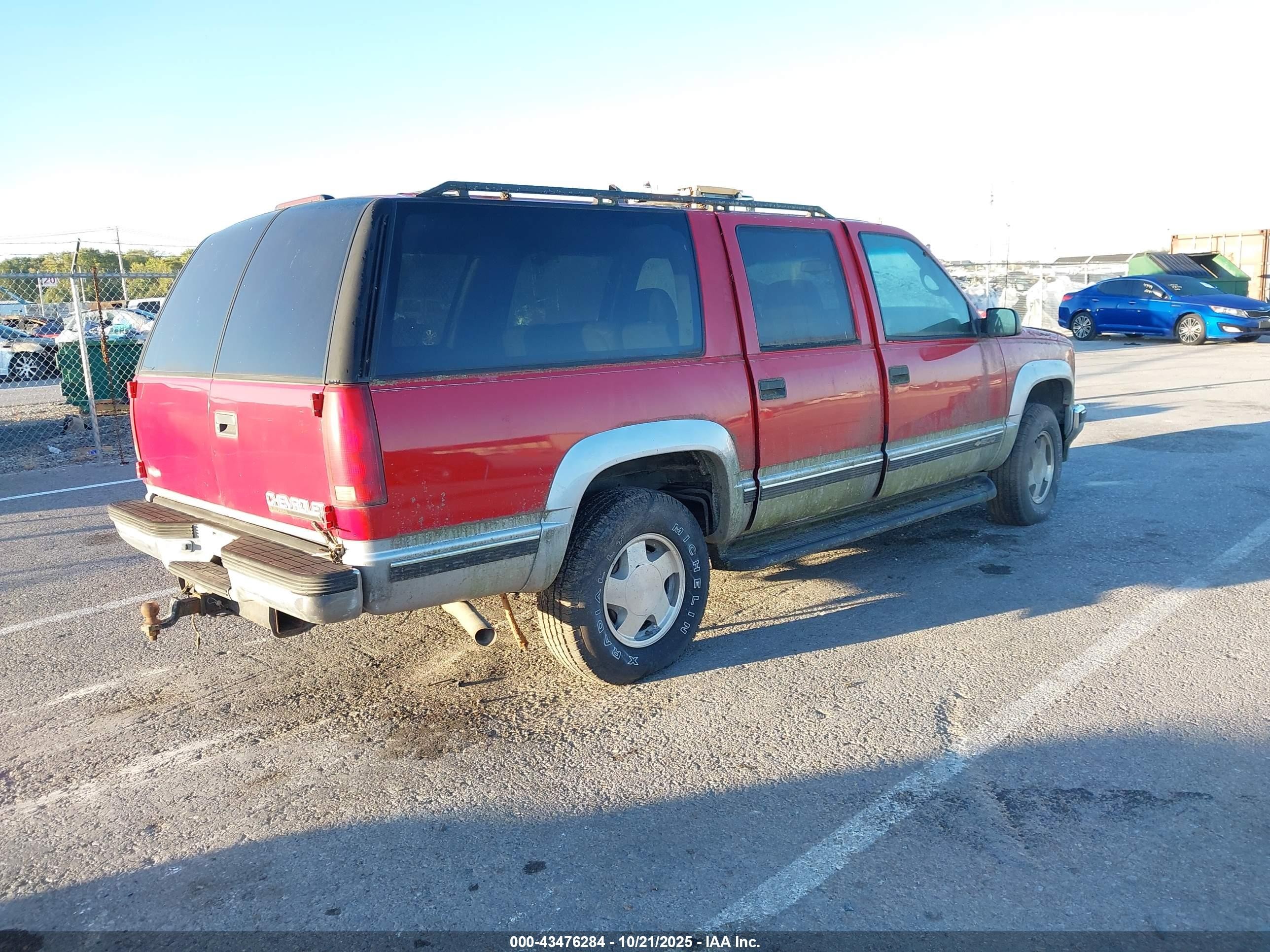 1997 Chevrolet Suburban 1500   Red vin: 3GNFK16R0VG107804