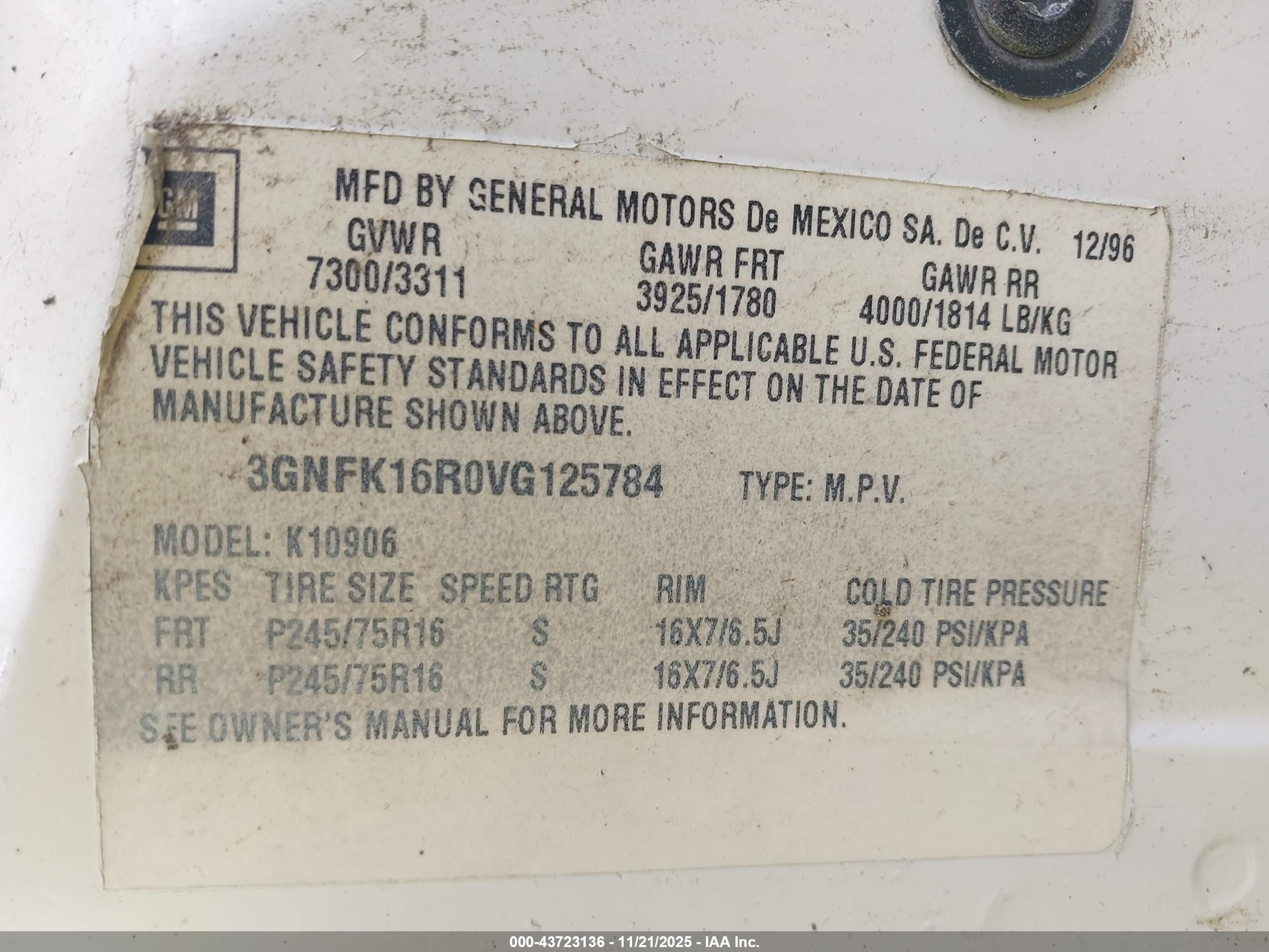 1997 Chevrolet Suburban 1500   Белый vin: 3GNFK16R0VG125784