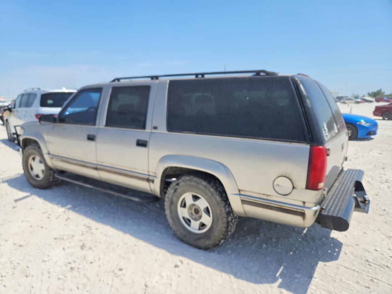 1999 Chevrolet Suburban Серый vin: 3GNFK16R0XG122984
