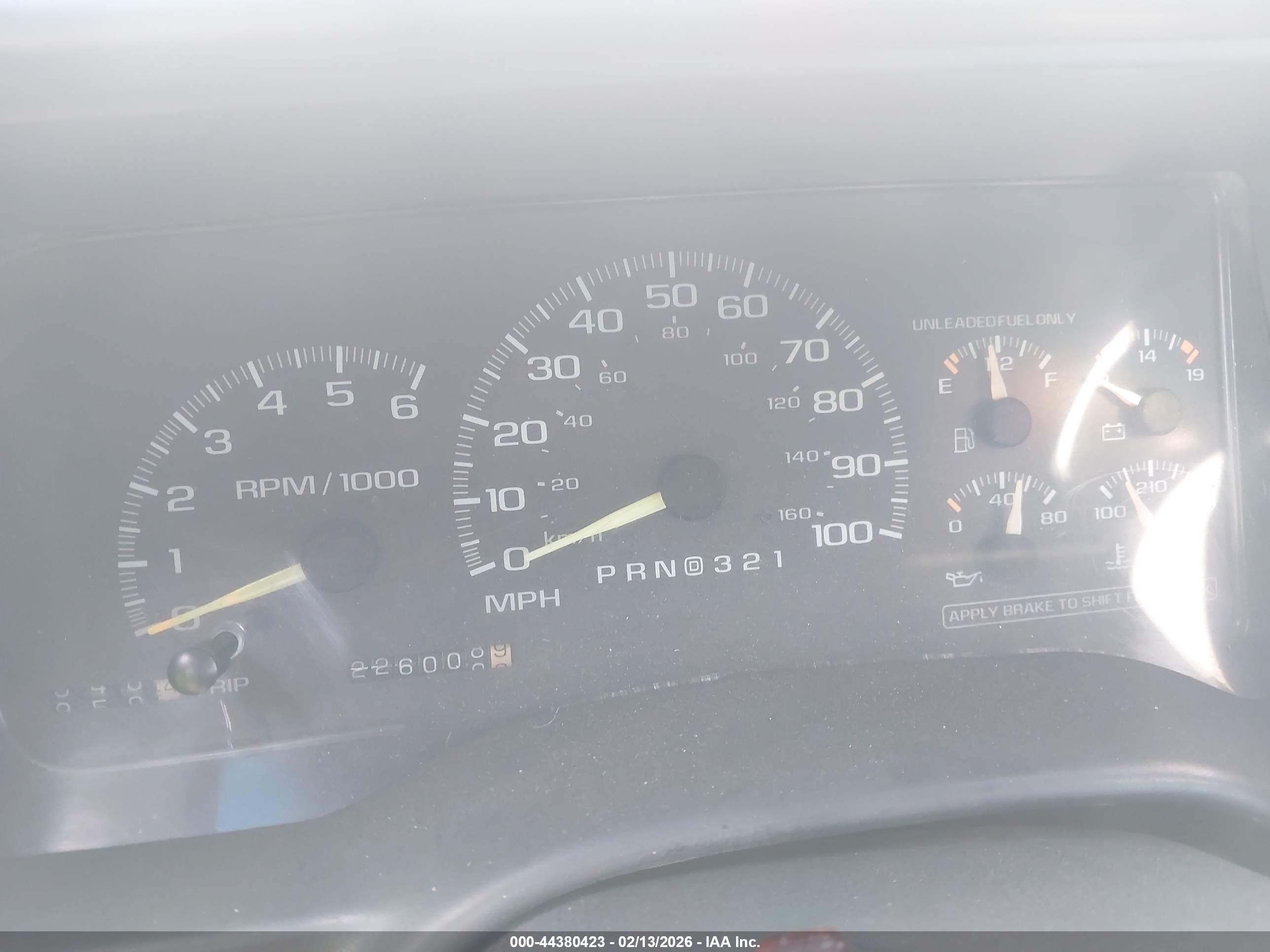 1997 Chevrolet Suburban 1500   Белый vin: 3GNFK16R1VG130749