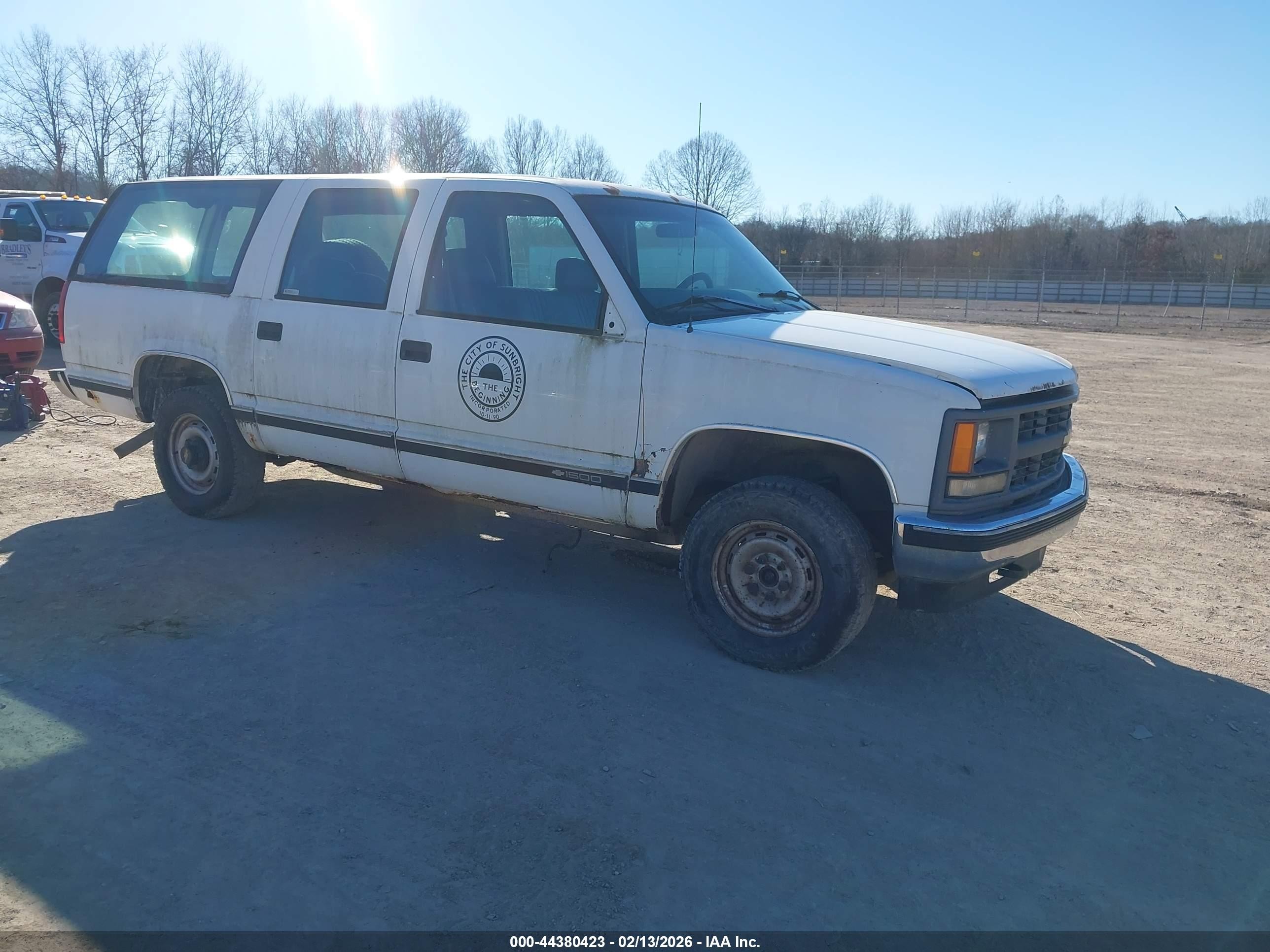 1997 Chevrolet Suburban 1500   Белый vin: 3GNFK16R1VG130749