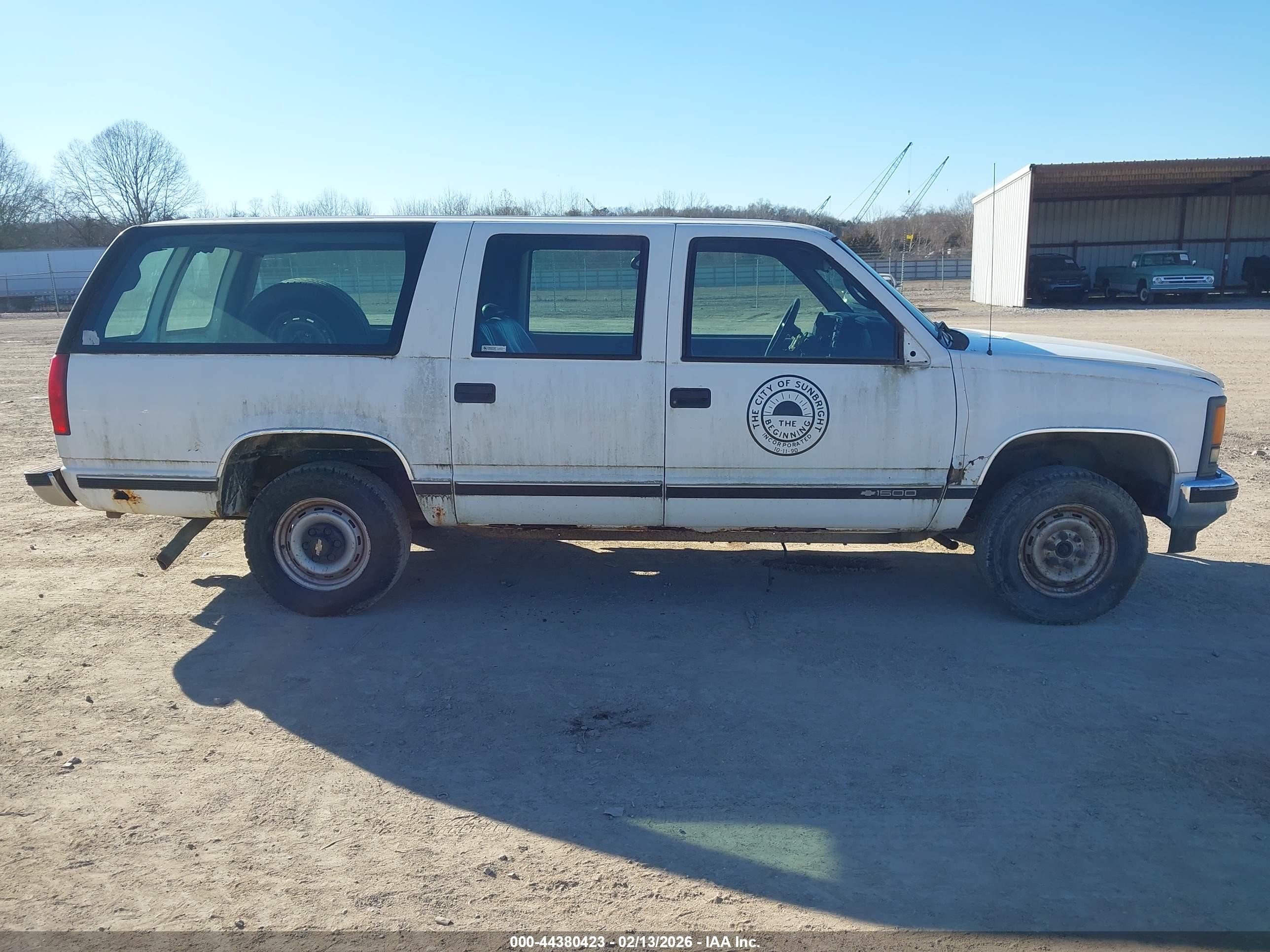1997 Chevrolet Suburban 1500   Белый vin: 3GNFK16R1VG130749