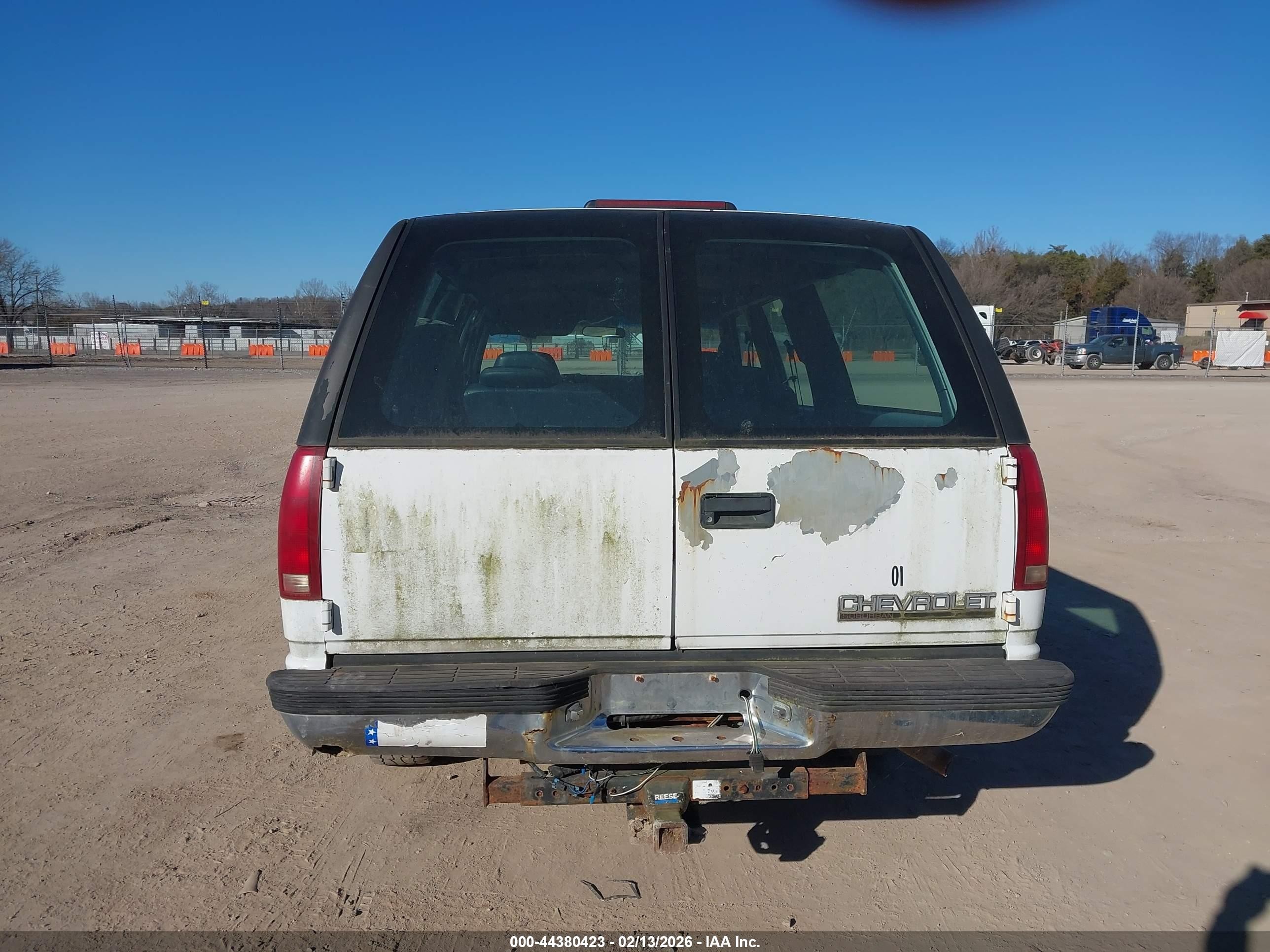 1997 Chevrolet Suburban 1500   Белый vin: 3GNFK16R1VG130749