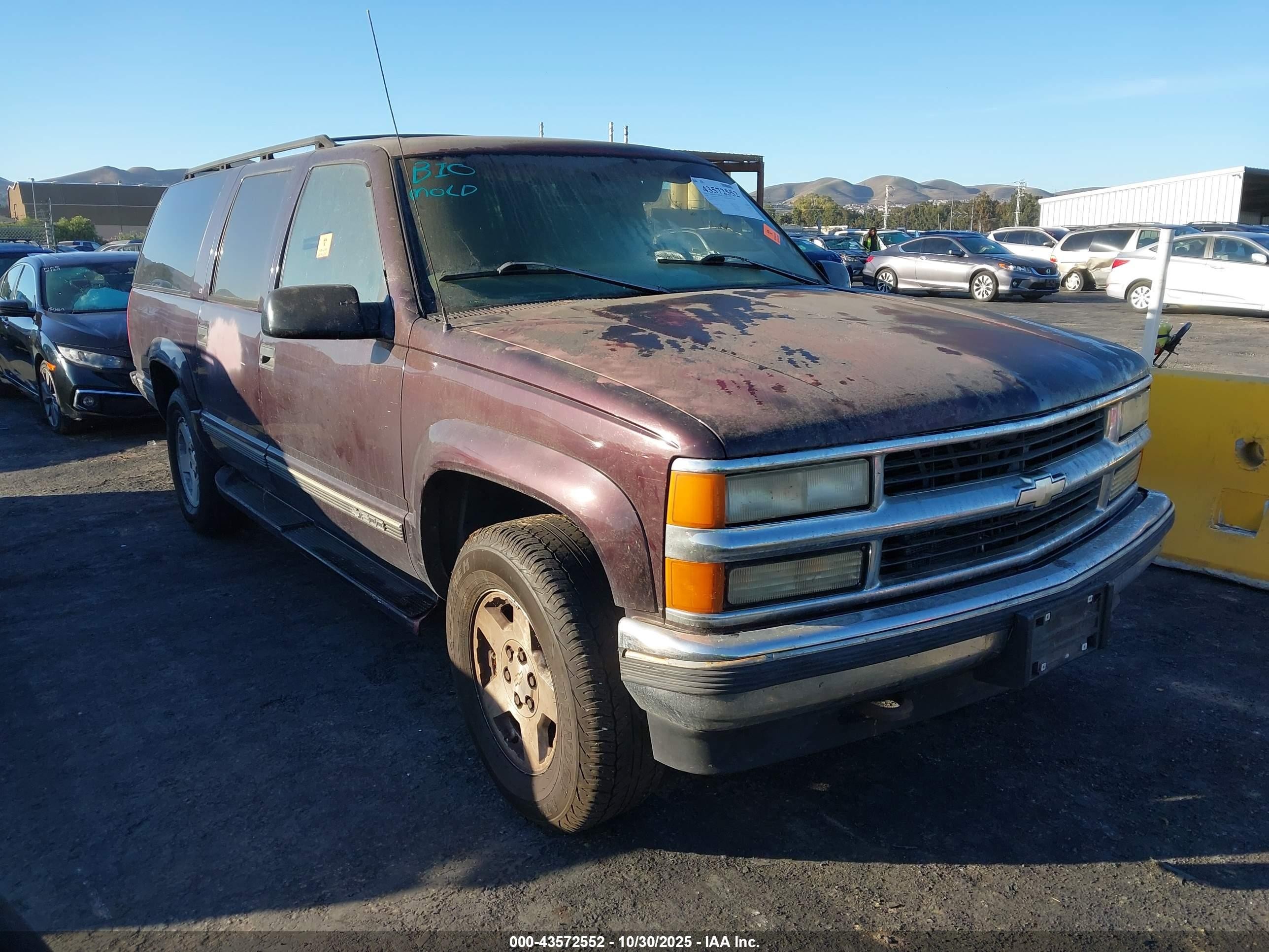1997 Chevrolet Suburban 1500   Purple vin: 3GNFK16R1VG135563
