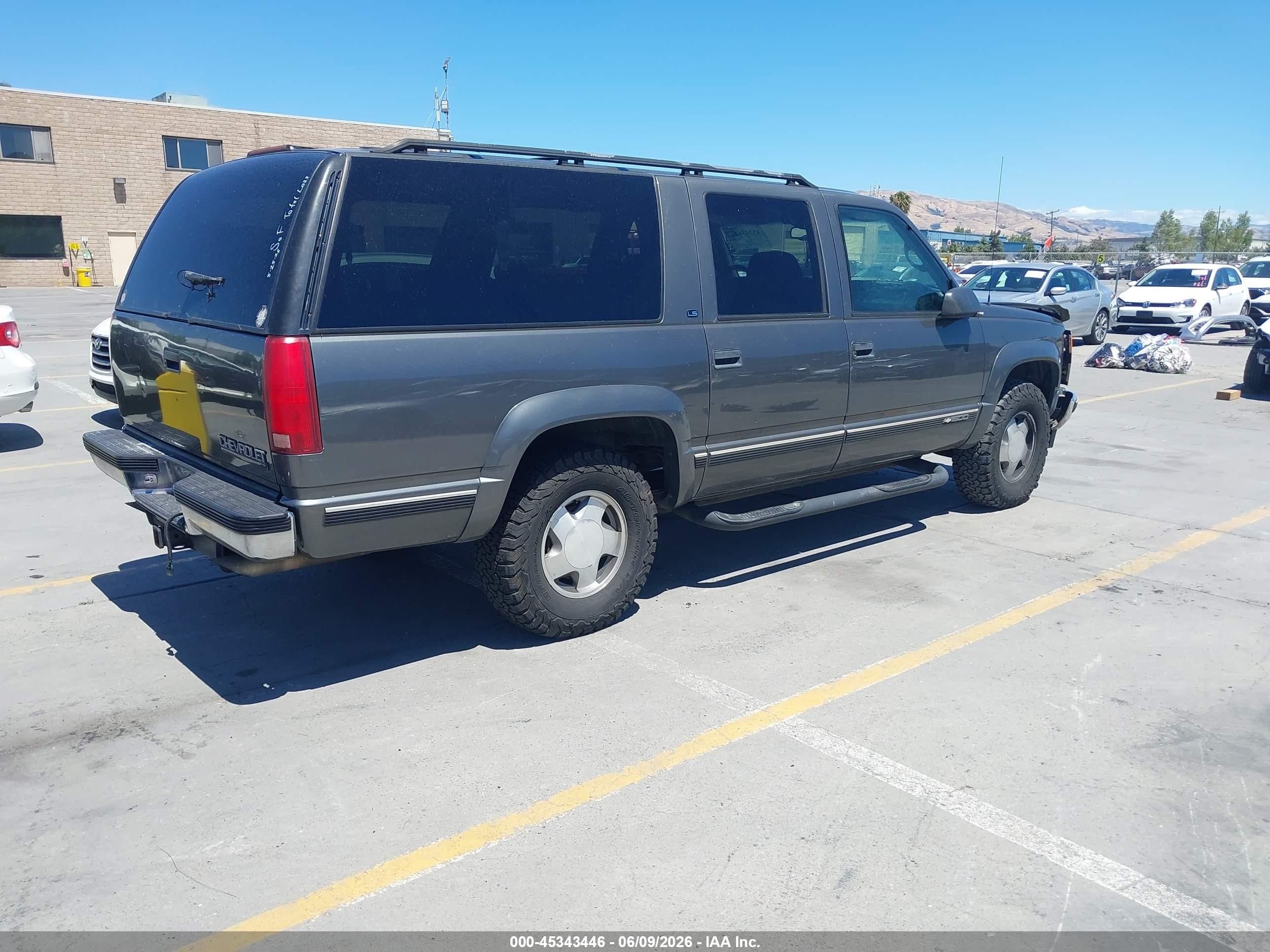 1999 Chevrolet Suburban 1500 Lt Серый vin: 3GNFK16R1XG140801