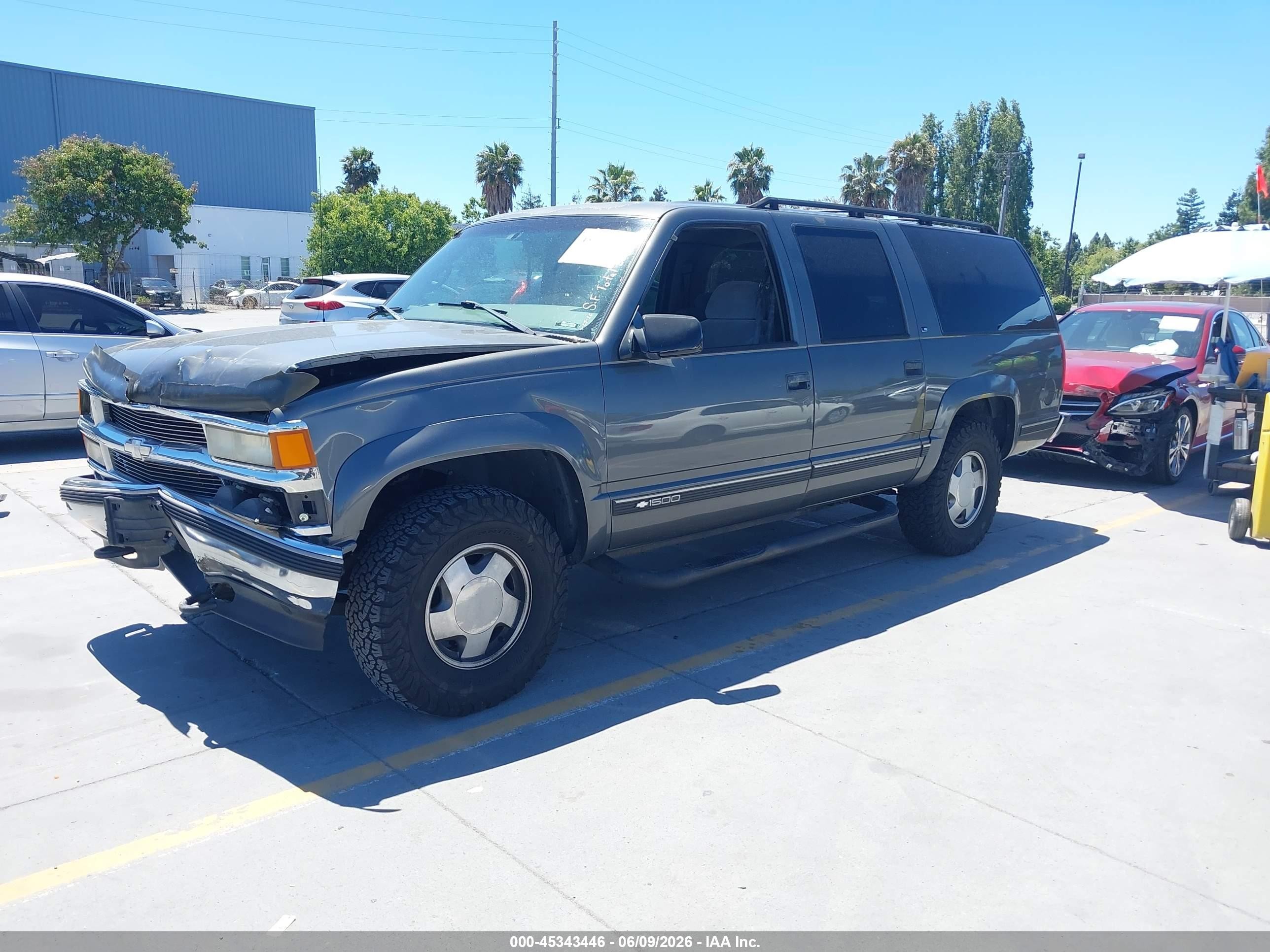 1999 Chevrolet Suburban 1500 Lt Серый vin: 3GNFK16R1XG140801