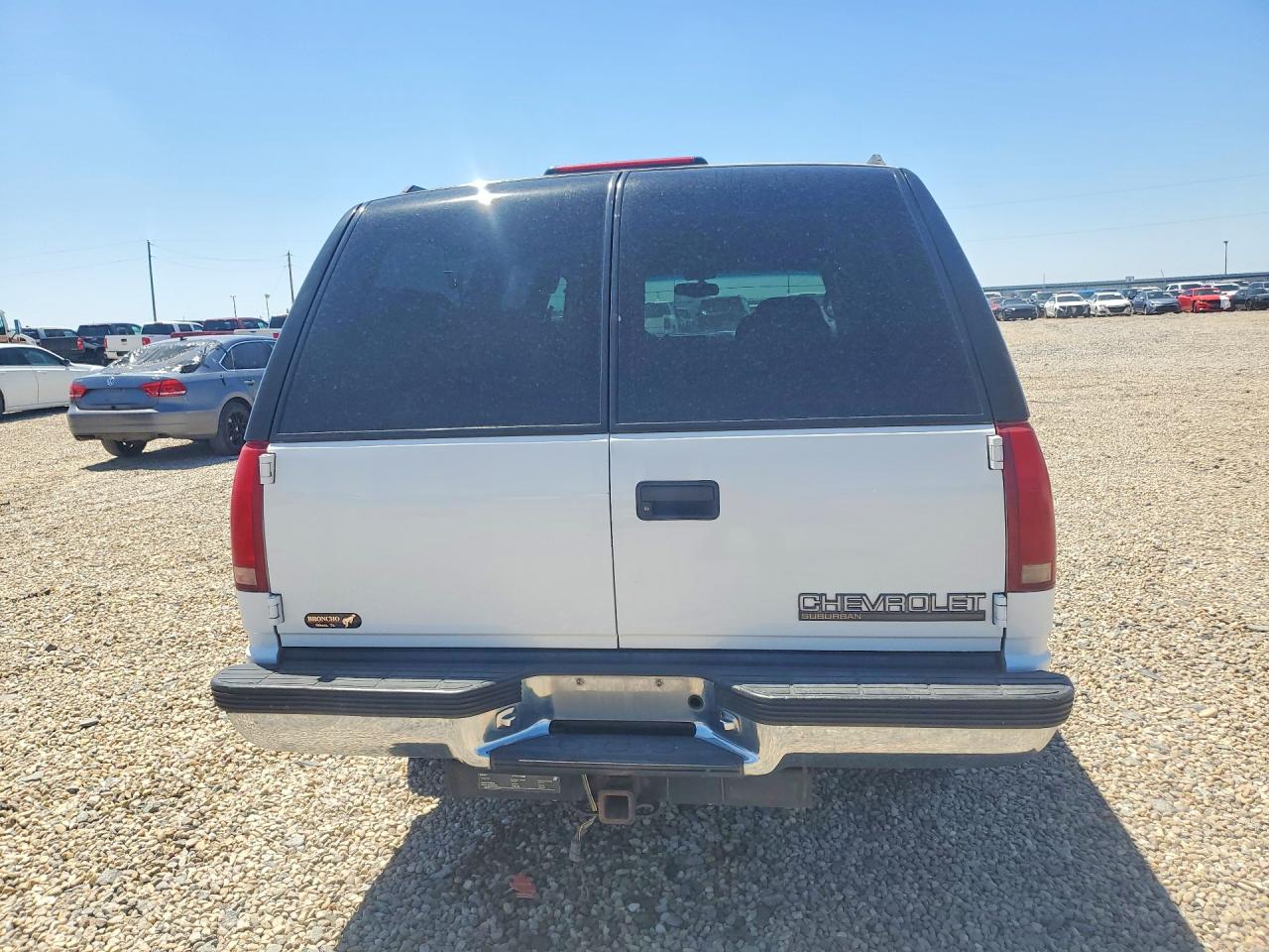 1999 Chevrolet Suburban K1500 White vin: 3GNFK16R1XG264230