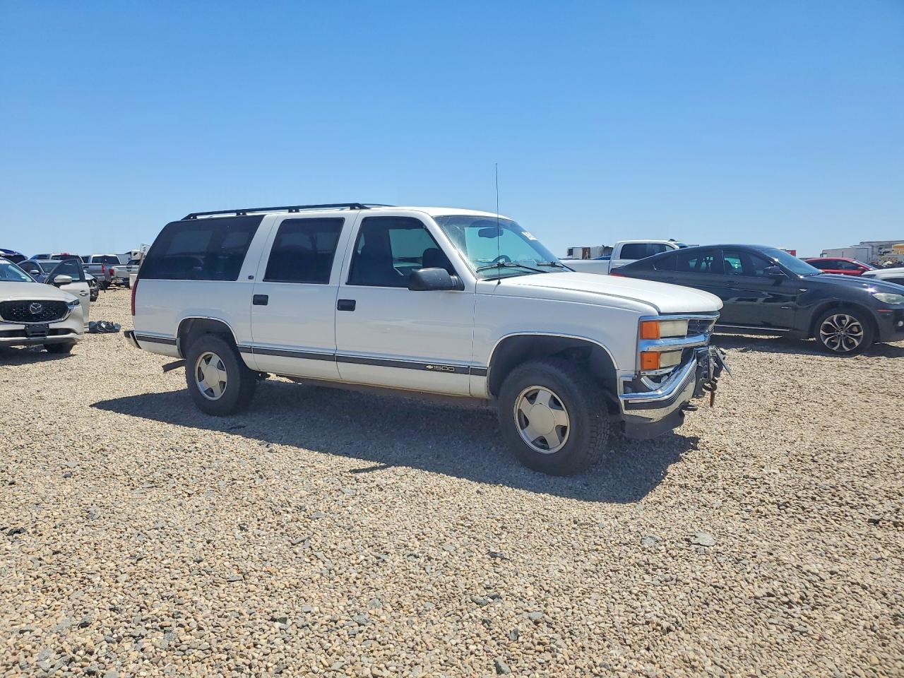 1999 Chevrolet Suburban K1500 White vin: 3GNFK16R1XG264230