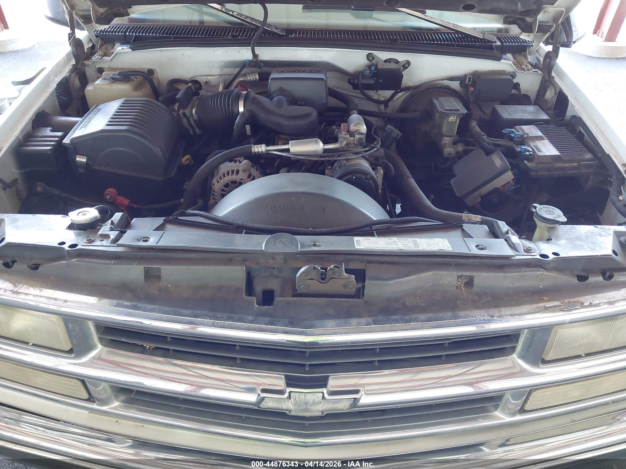 1997 Chevrolet Suburban 1500 White vin: 3GNFK16R2VG177966