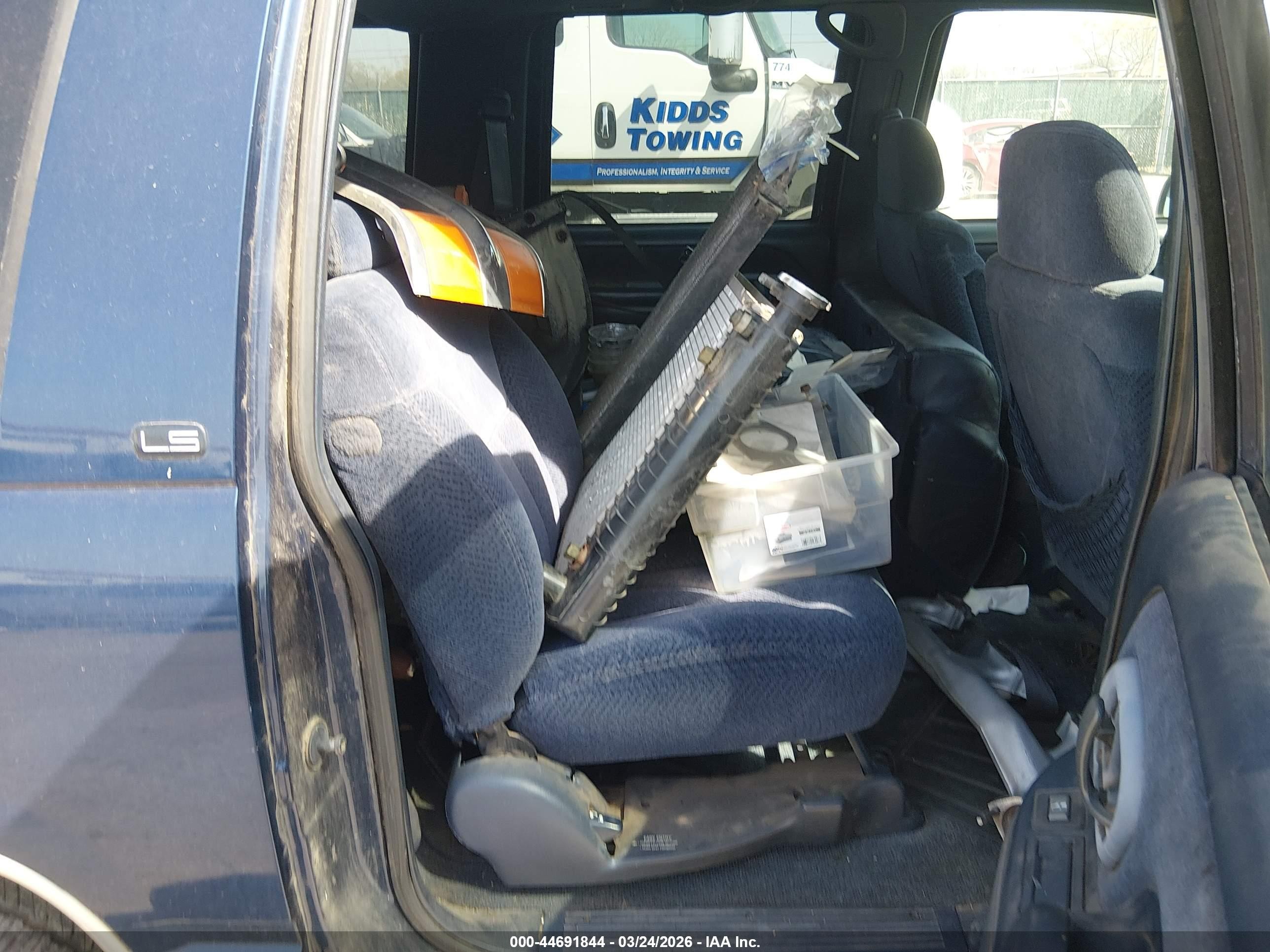 1997 Chevrolet Suburban 1500   Dark Blue vin: 3GNFK16R2VG189406