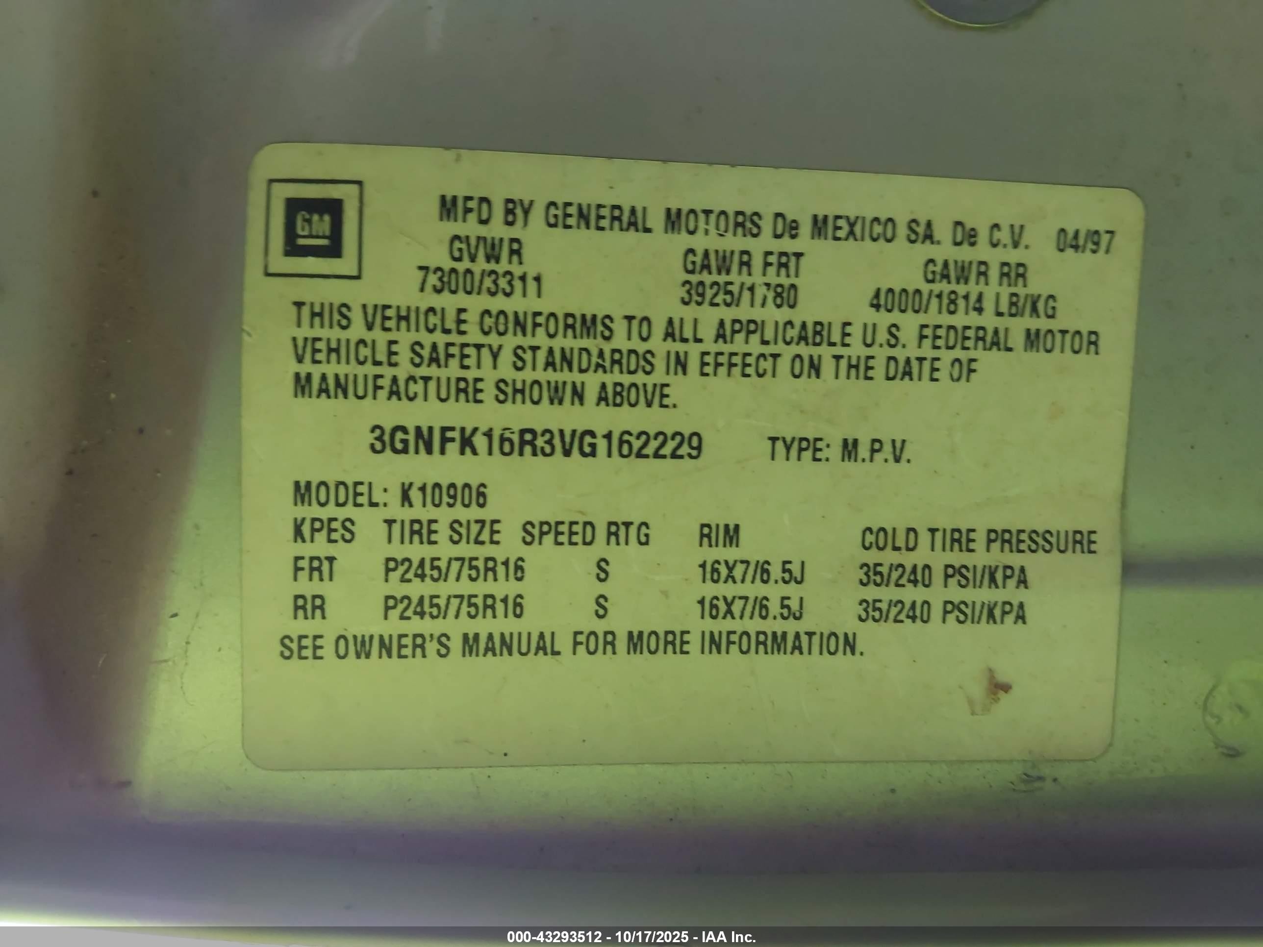 1997 Chevrolet Suburban 1500   Серебряный vin: 3GNFK16R3VG162229