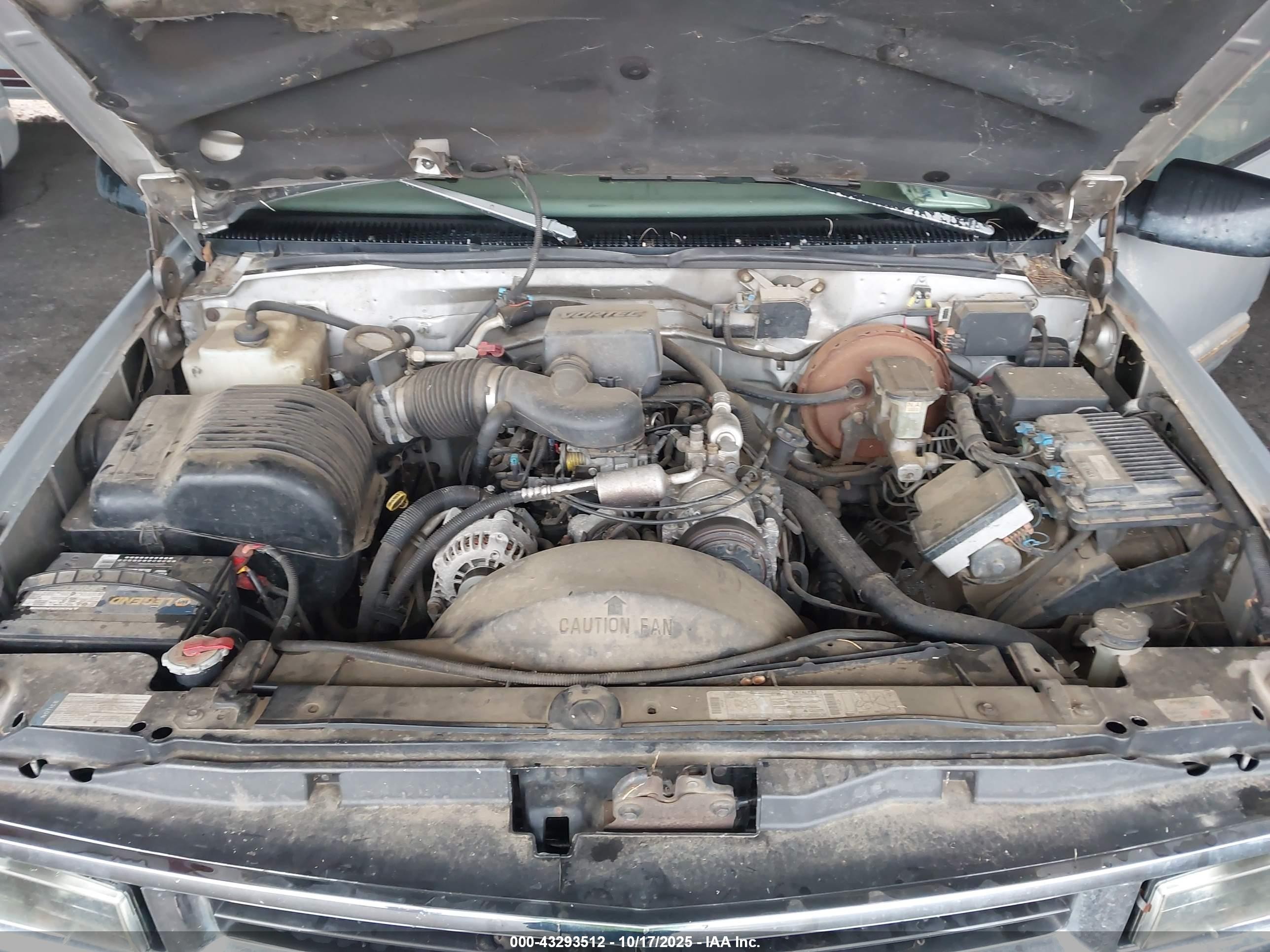 1997 Chevrolet Suburban 1500   Серебряный vin: 3GNFK16R3VG162229