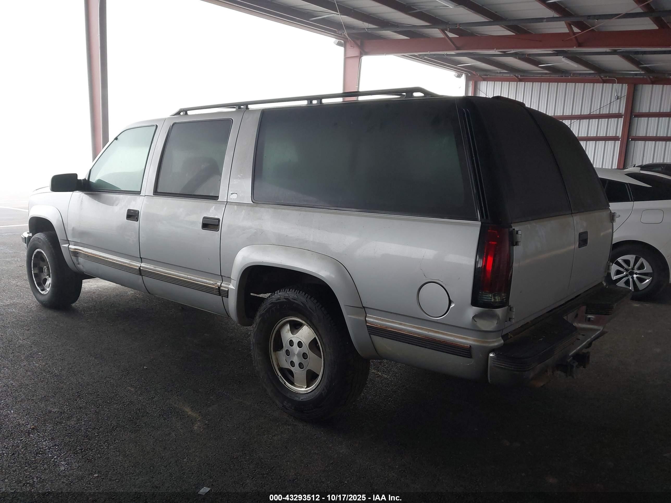 1997 Chevrolet Suburban 1500   Серебряный vin: 3GNFK16R3VG162229