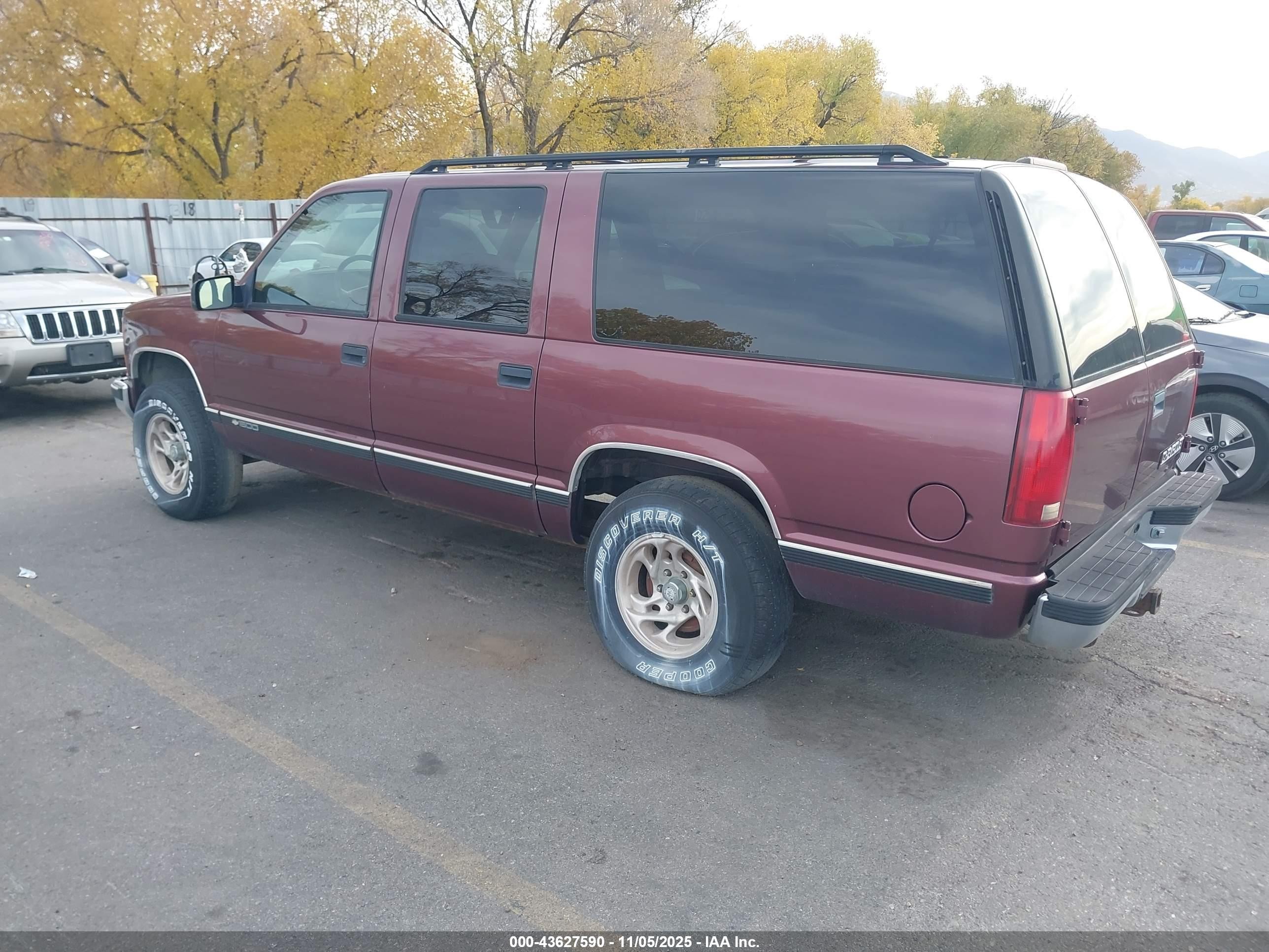 1997 Chevrolet Suburban K1500 Red vin: 3GNFK16R4VG182019