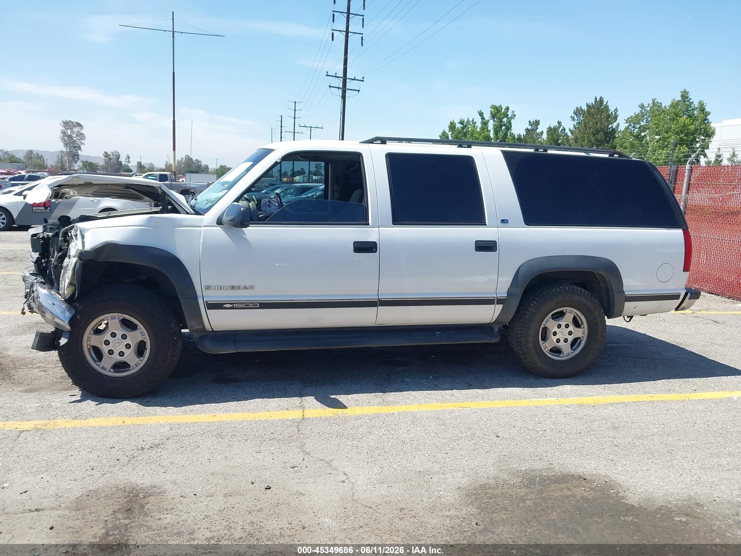 1999 Chevrolet Suburban Lt White vin: 3GNFK16R4XG109204