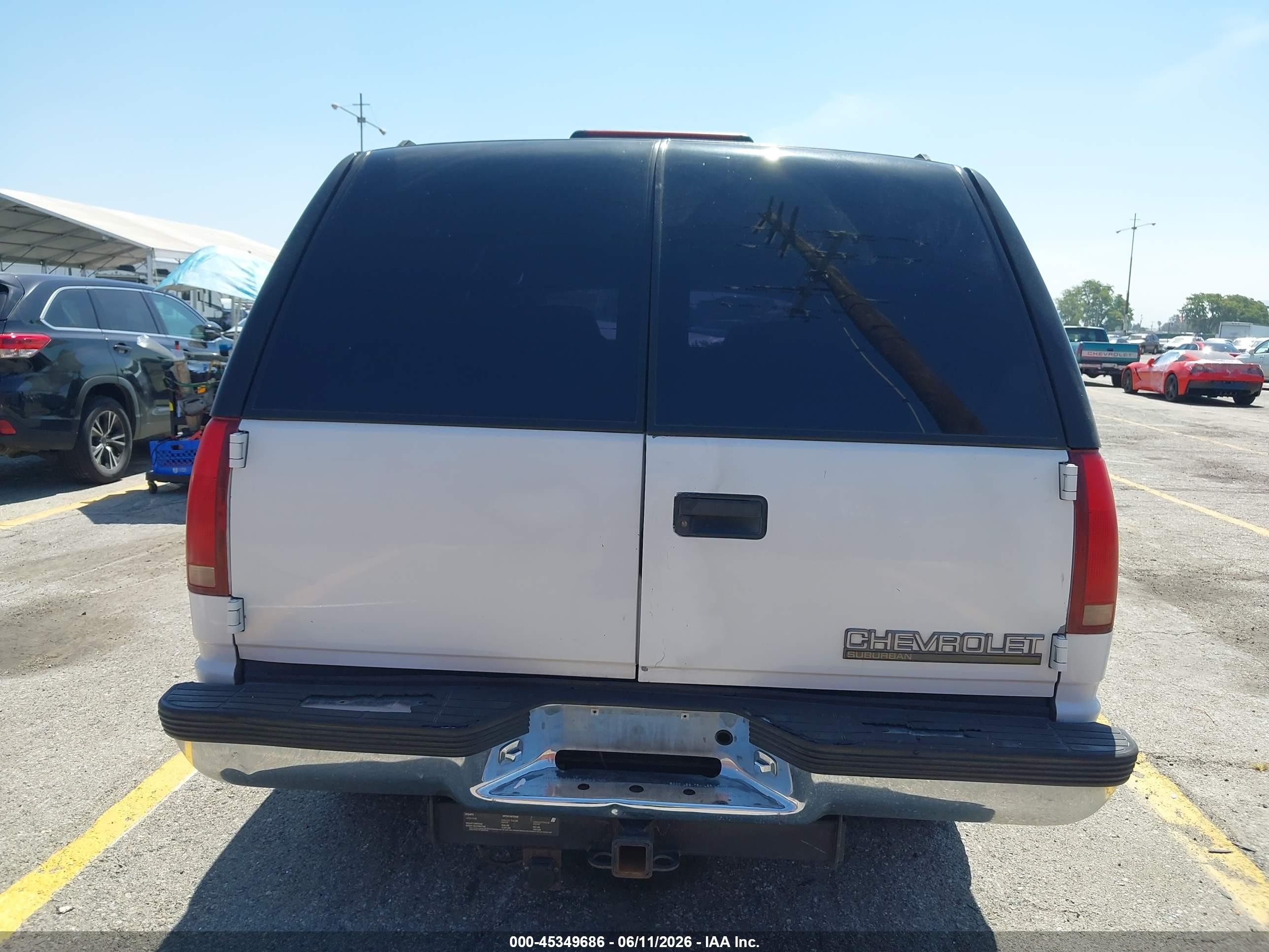 1999 Chevrolet Suburban Lt White vin: 3GNFK16R4XG109204