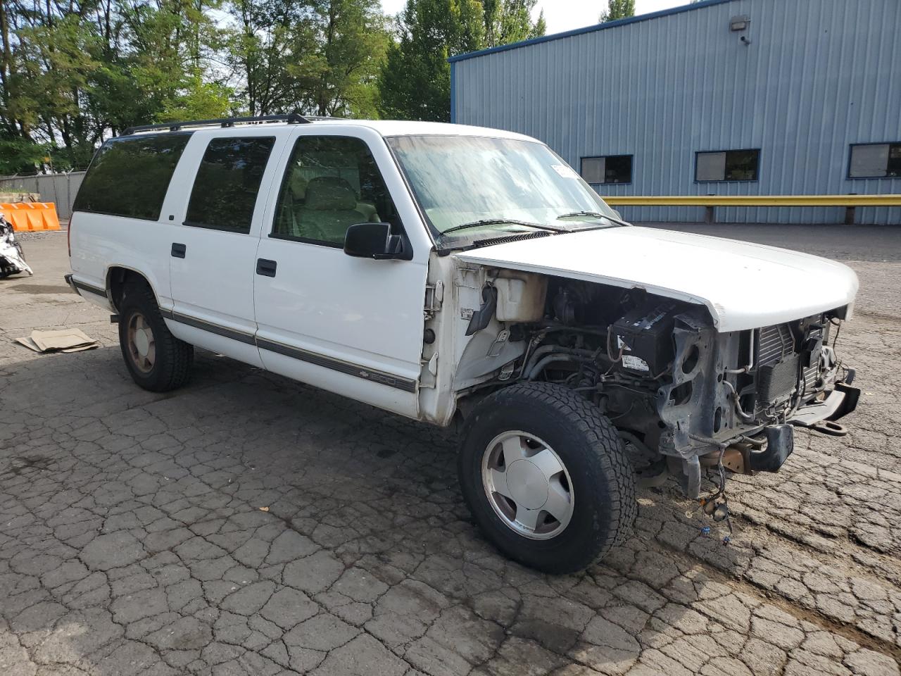1997 Chevrolet Suburban K1500 White vin: 3GNFK16R5VG153385