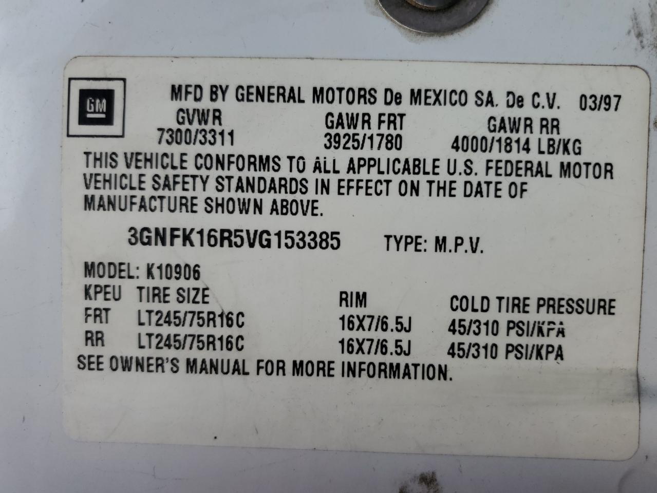 1997 Chevrolet Suburban K1500 White vin: 3GNFK16R5VG153385