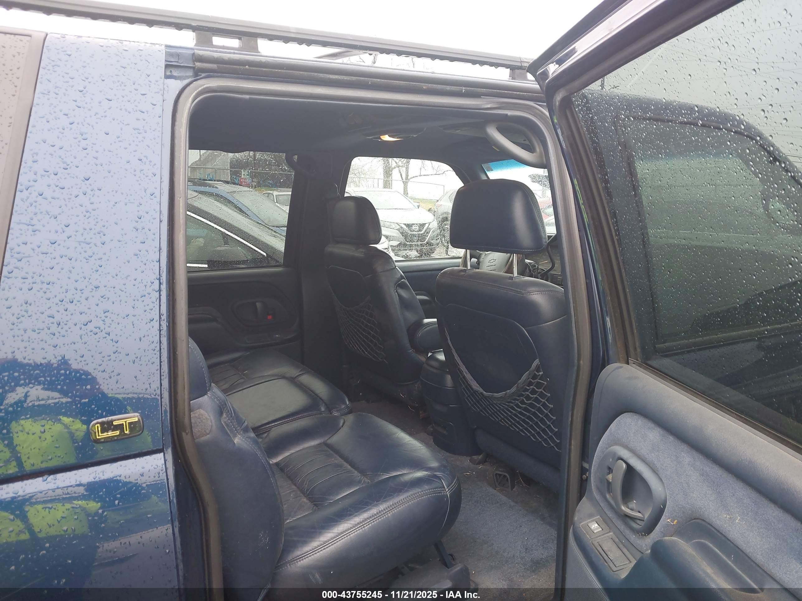 1997 Chevrolet Suburban 1500   Blue vin: 3GNFK16R5VG189156