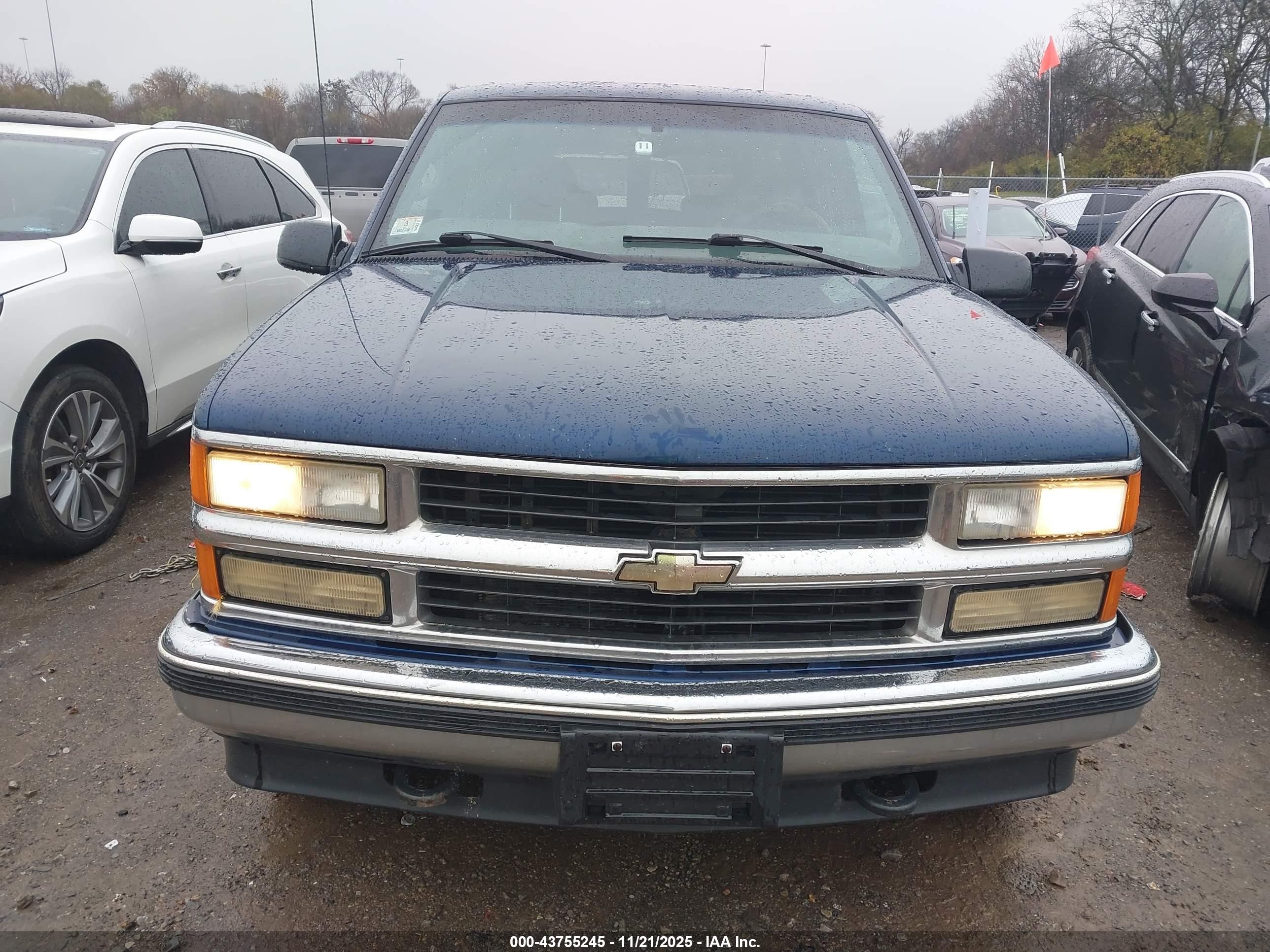1997 Chevrolet Suburban 1500   Blue vin: 3GNFK16R5VG189156