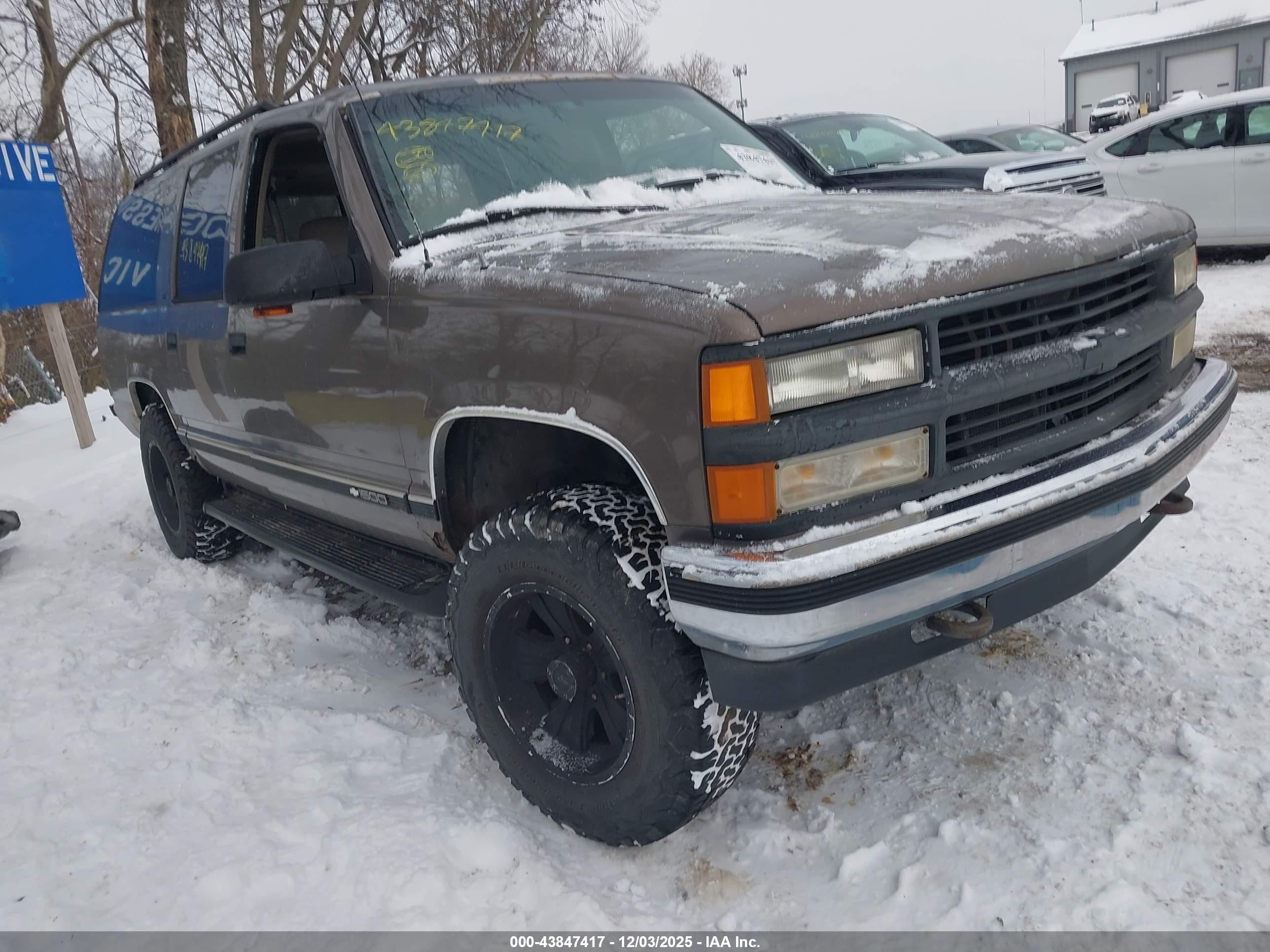 1997 Chevrolet Suburban 1500   Brown vin: 3GNFK16R5VG193532