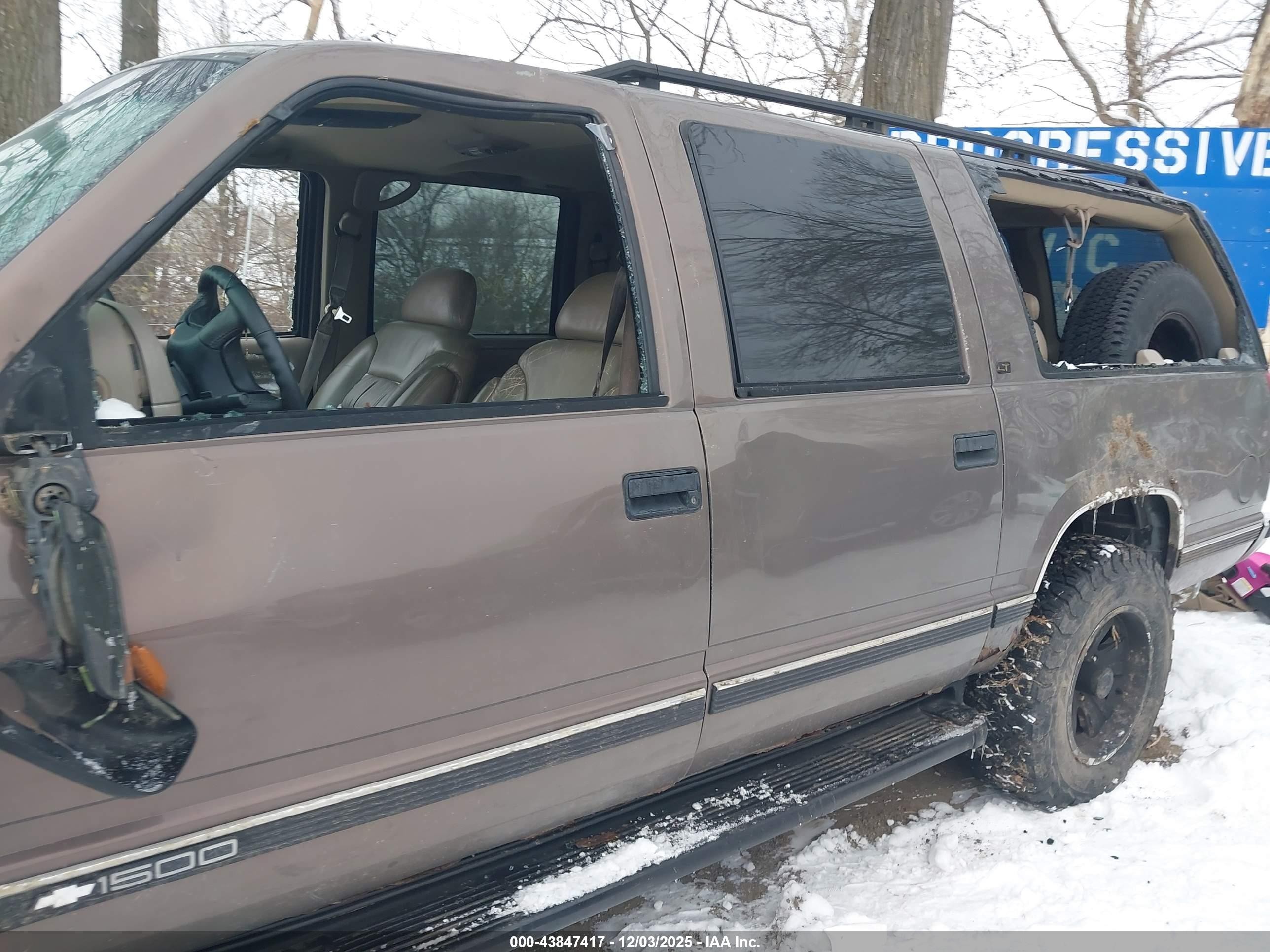 1997 Chevrolet Suburban 1500   Brown vin: 3GNFK16R5VG193532