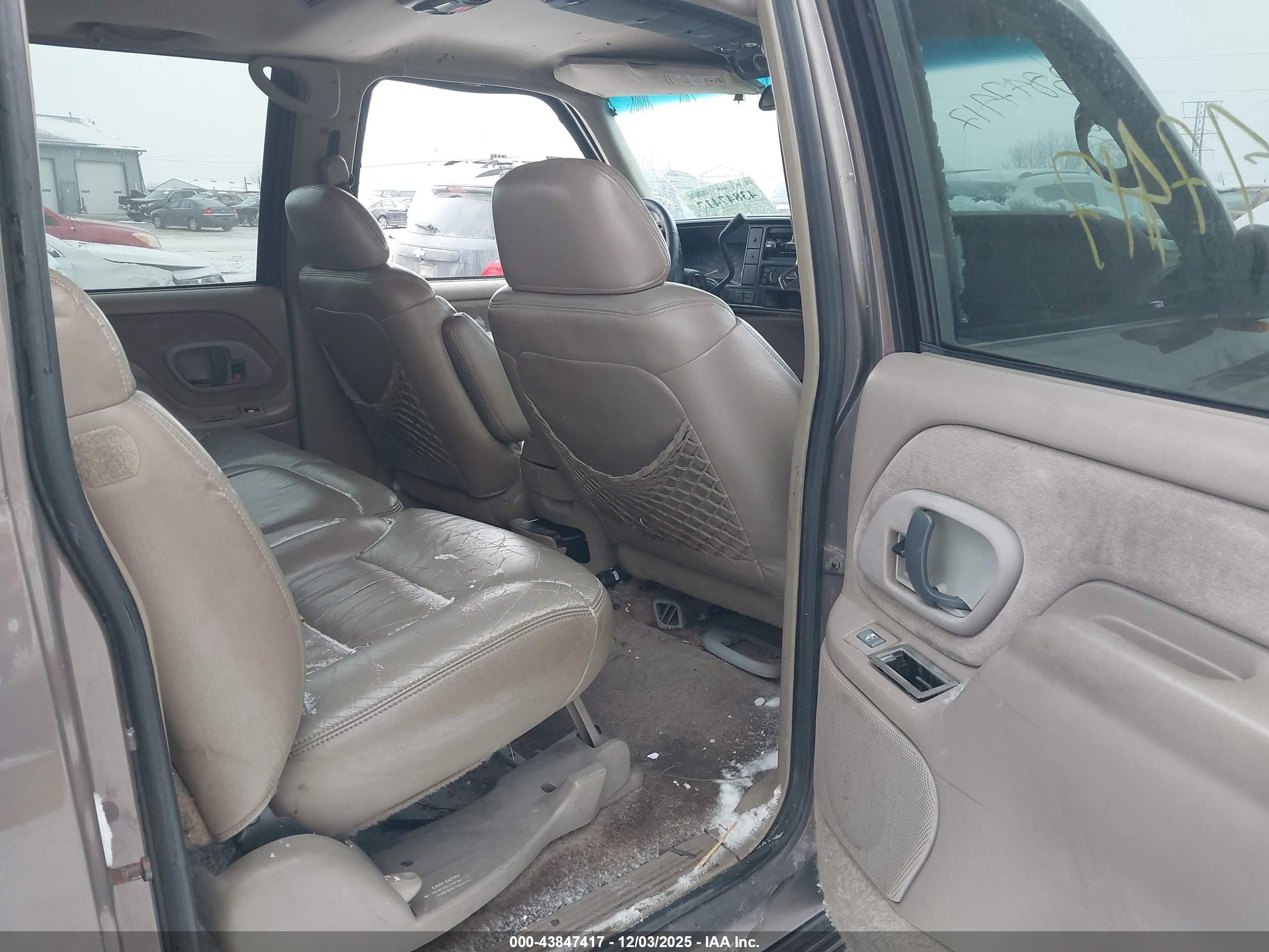 1997 Chevrolet Suburban 1500   Brown vin: 3GNFK16R5VG193532