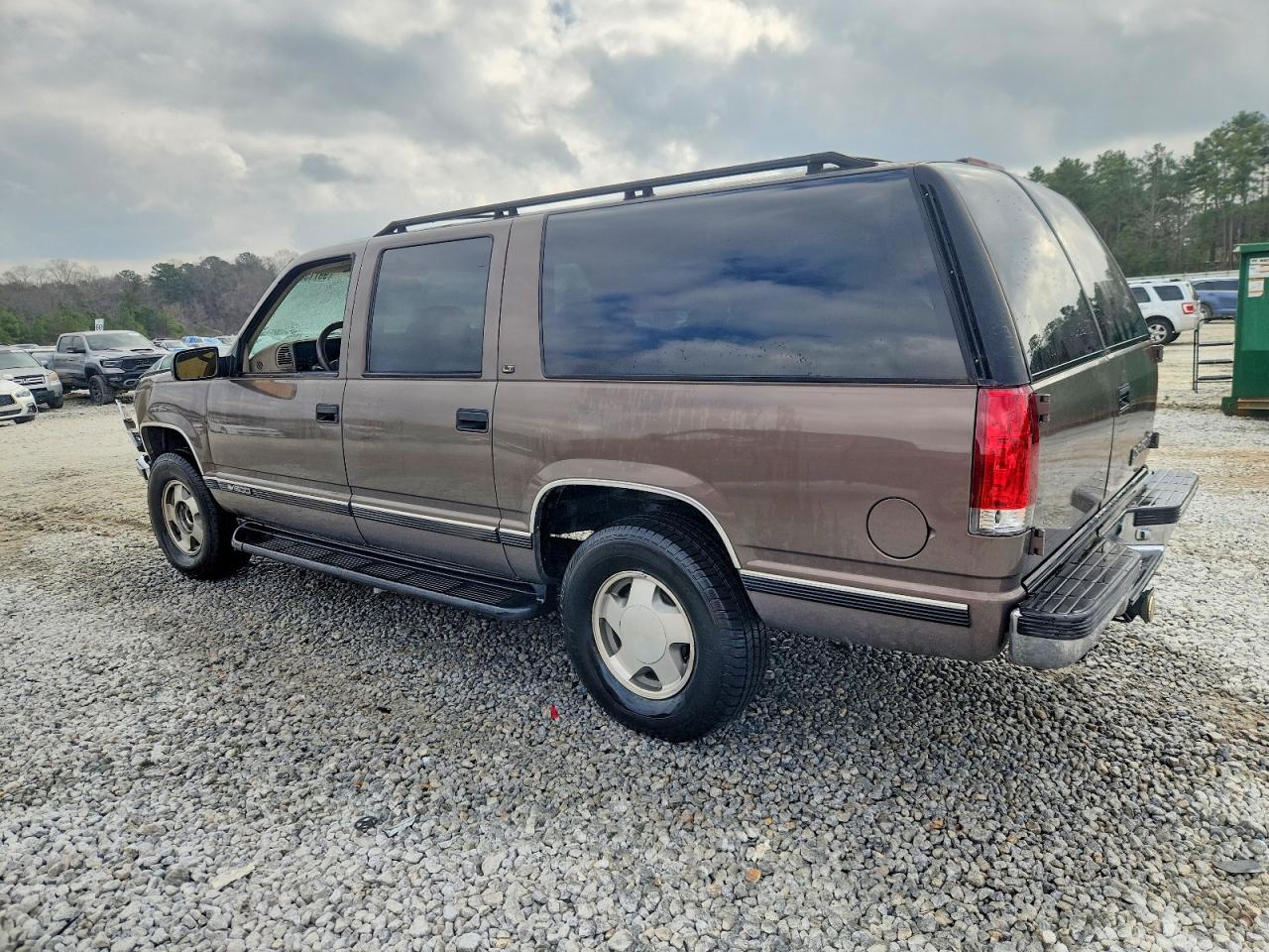 1998 Chevrolet Suburban K1500 Tan vin: 3GNFK16R5WG112479