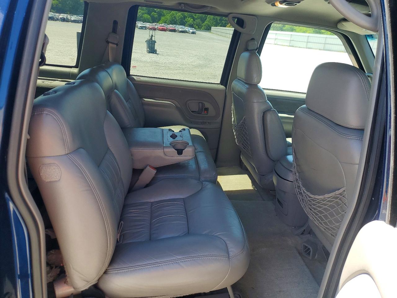 1999 Chevrolet Suburban K1500 Blue vin: 3GNFK16R5XG139750