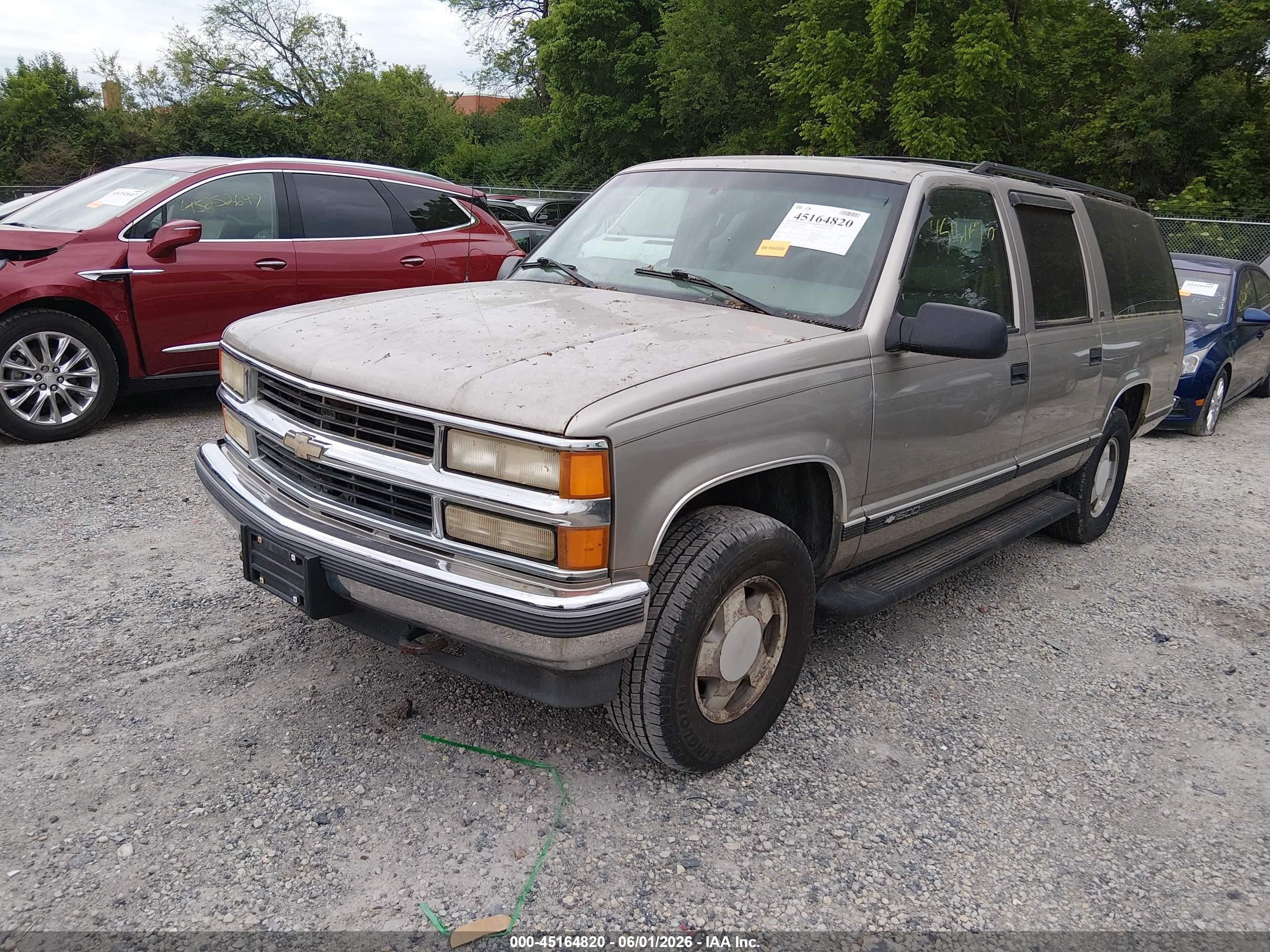1999 Chevrolet Suburban 1500 Lt Gold vin: 3GNFK16R5XG263758