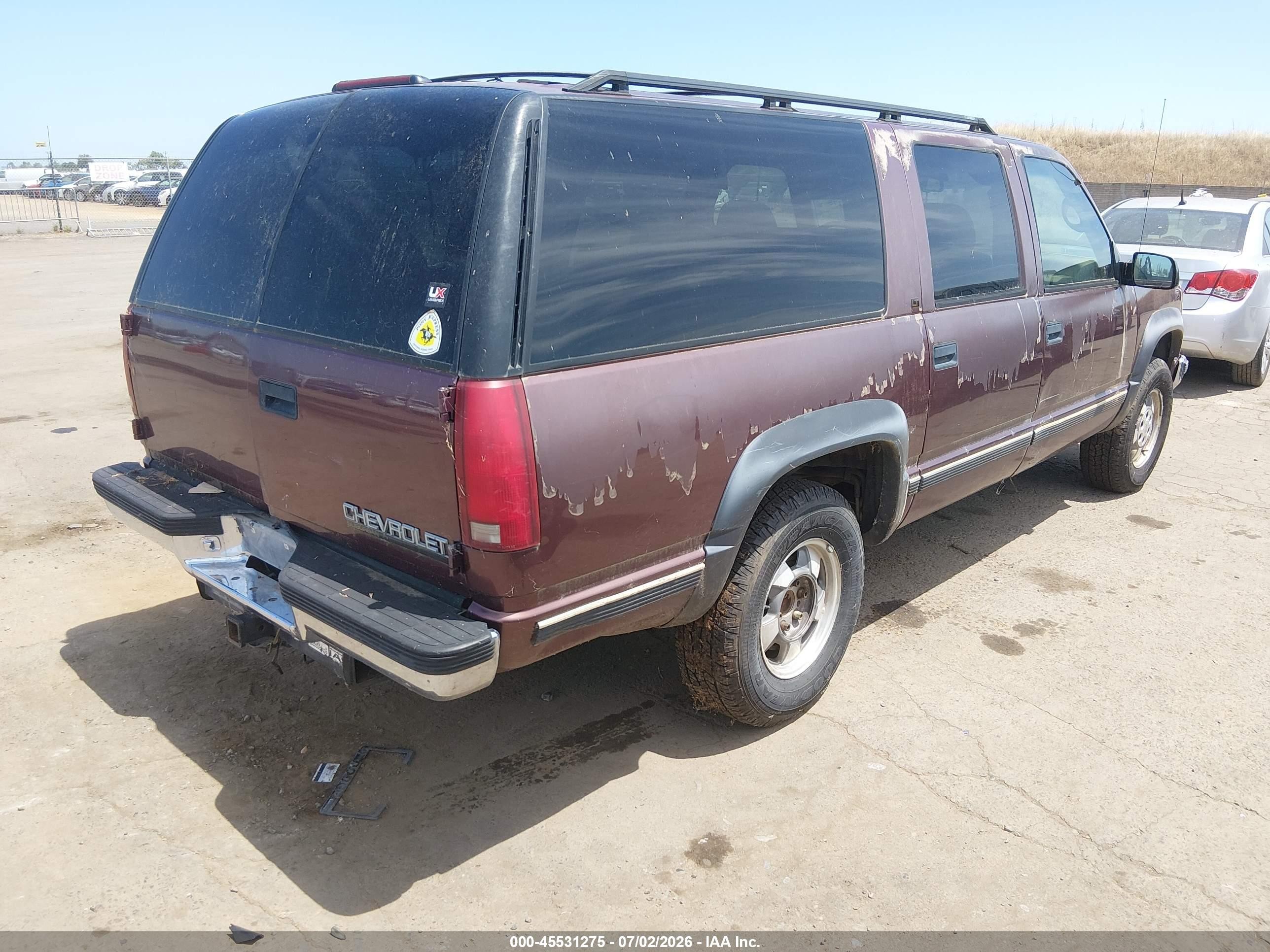 1996 Chevrolet Suburban K1500 Red vin: 3GNFK16R6TG156258