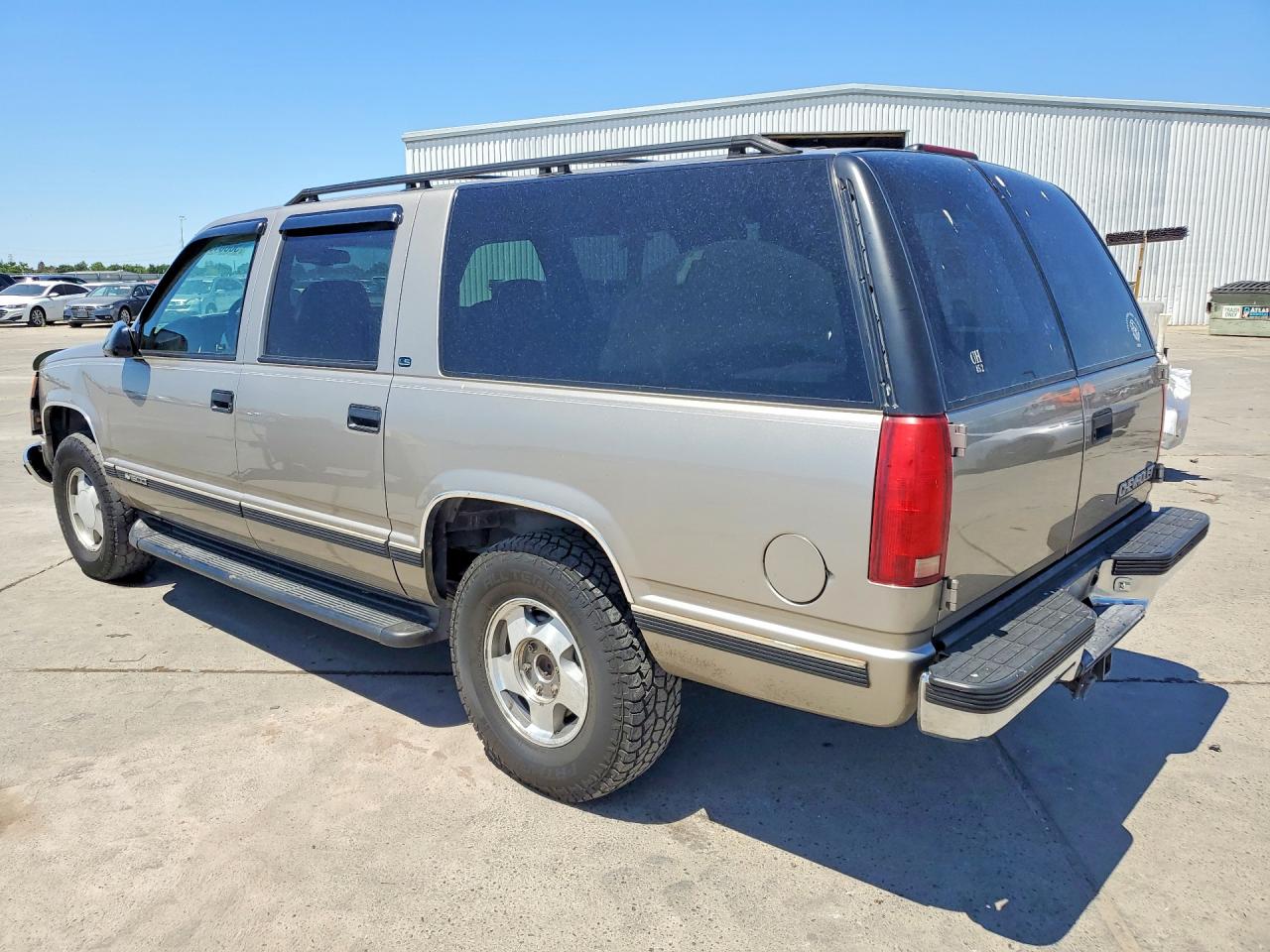 1999 Chevrolet Suburban K1500 Silver vin: 3GNFK16R6XG105672