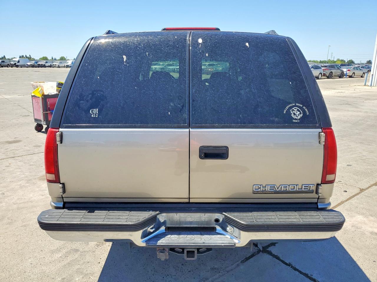 1999 Chevrolet Suburban K1500 Silver vin: 3GNFK16R6XG105672