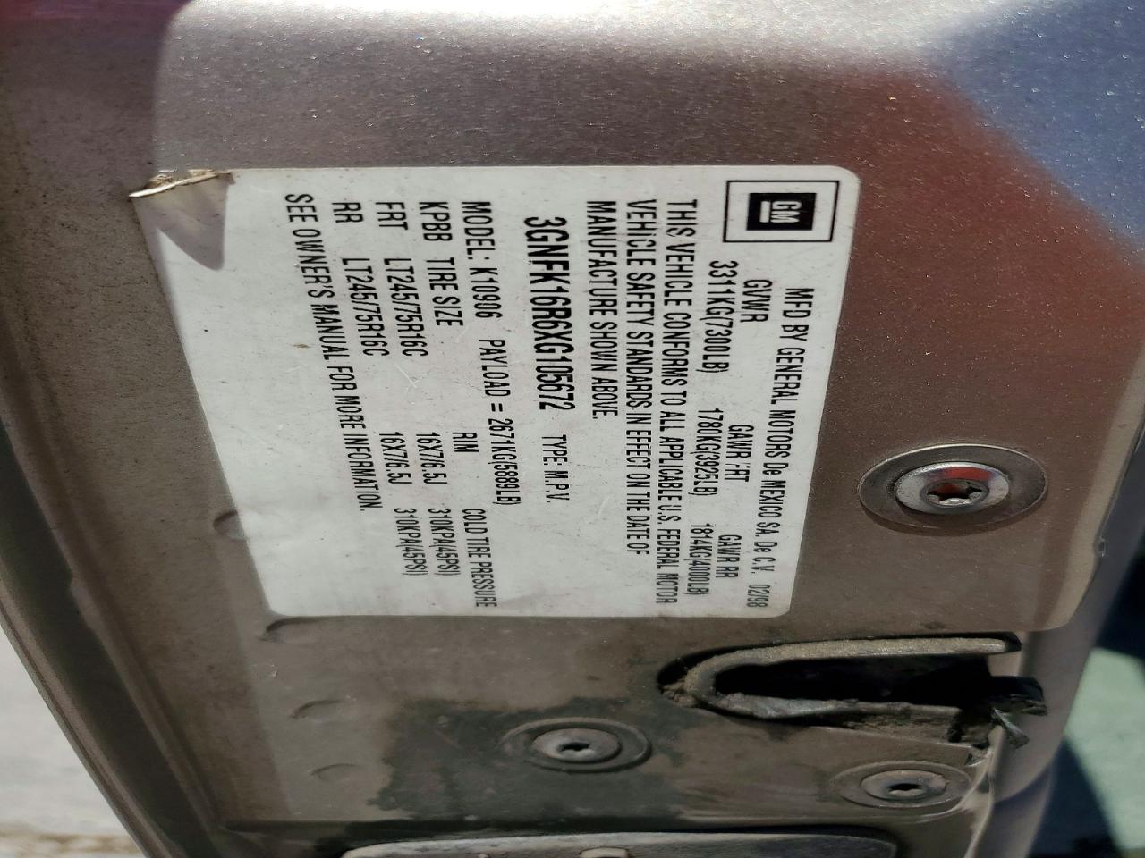 1999 Chevrolet Suburban K1500 Silver vin: 3GNFK16R6XG105672