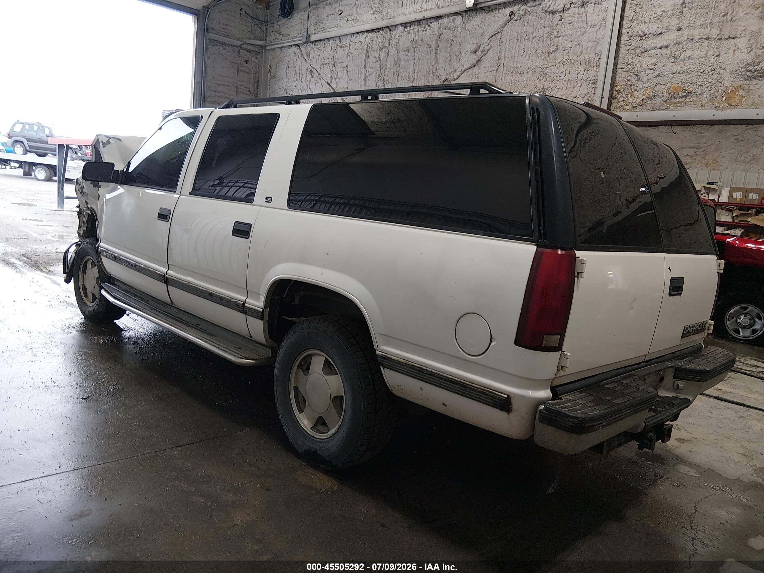 1999 Chevrolet Suburban Lt White vin: 3GNFK16R6XG247309