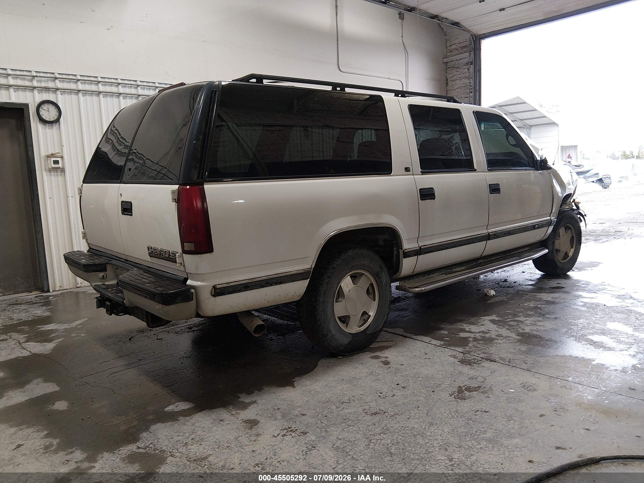 1999 Chevrolet Suburban Lt White vin: 3GNFK16R6XG247309