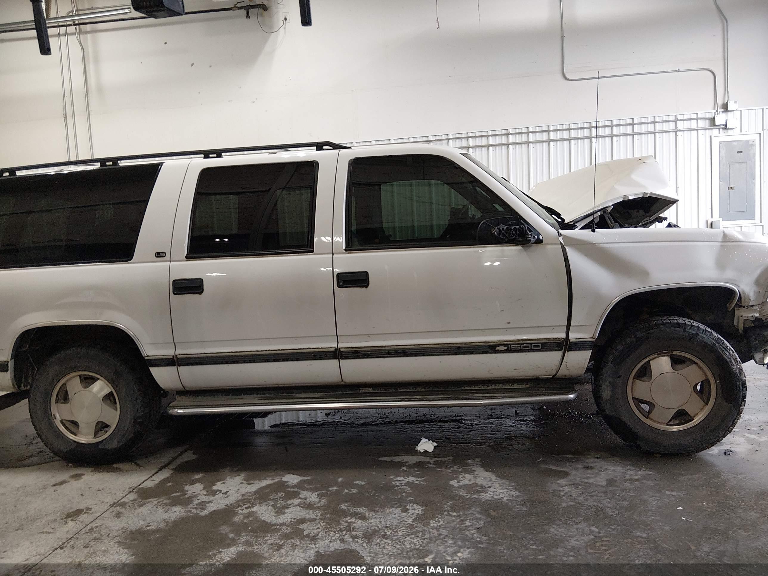 1999 Chevrolet Suburban Lt White vin: 3GNFK16R6XG247309