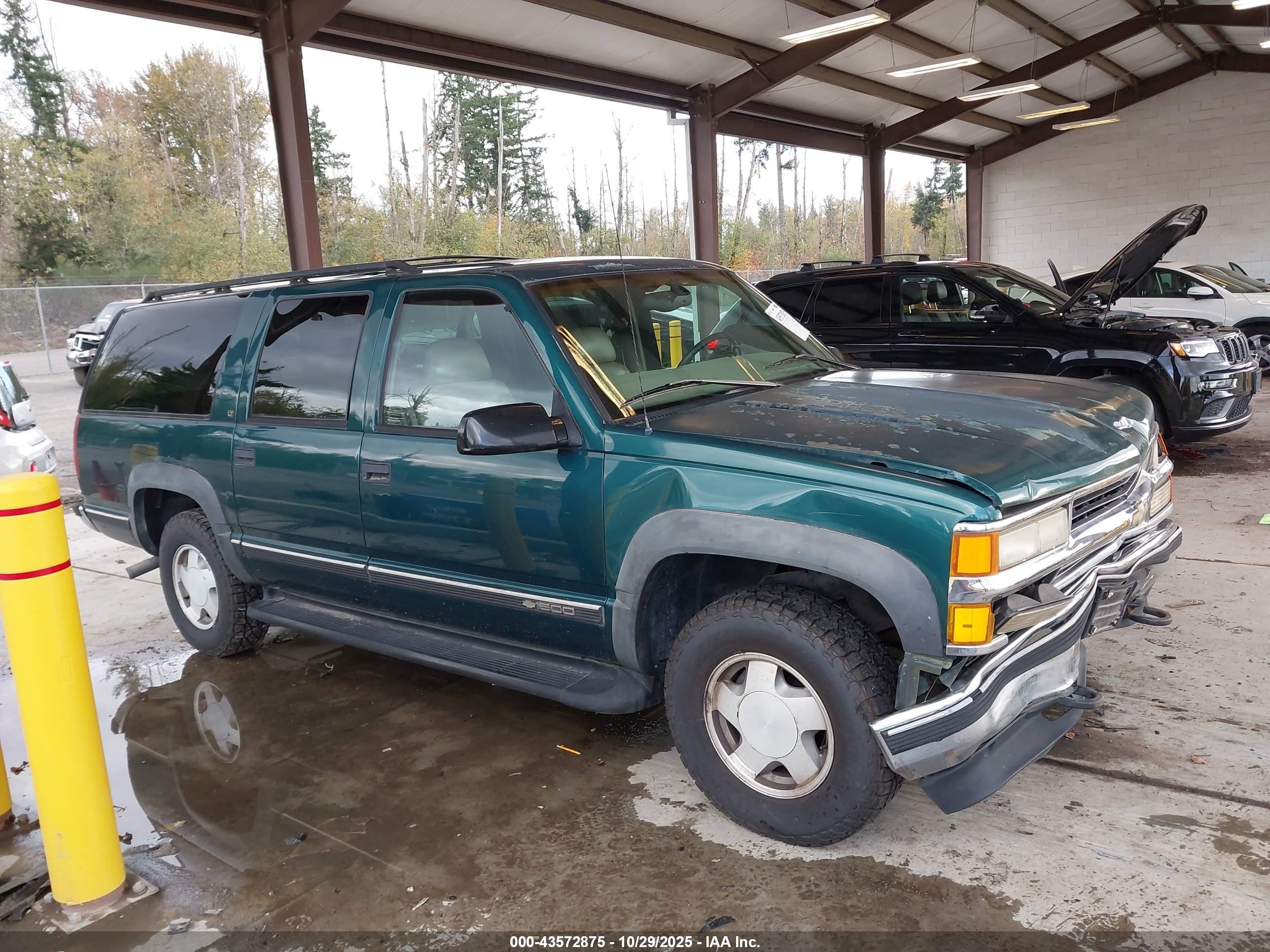 1997 Chevrolet Suburban 1500   Green vin: 3GNFK16R7VG122025