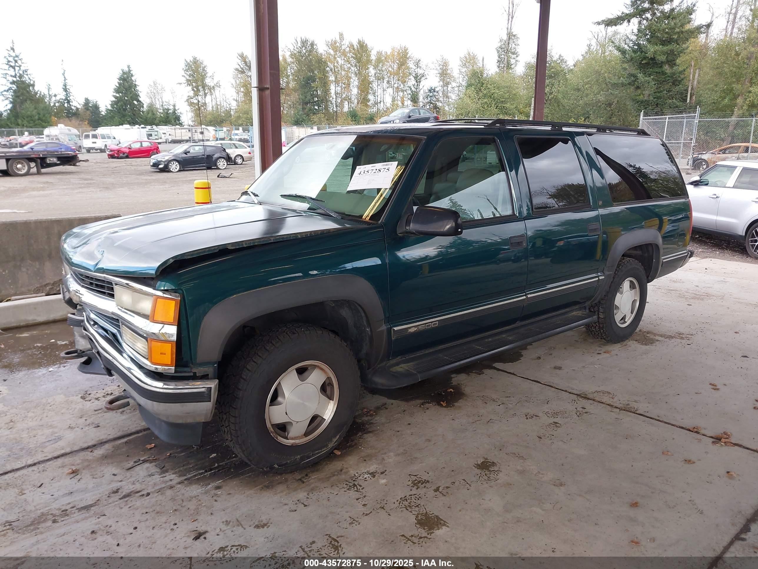 1997 Chevrolet Suburban 1500   Green vin: 3GNFK16R7VG122025