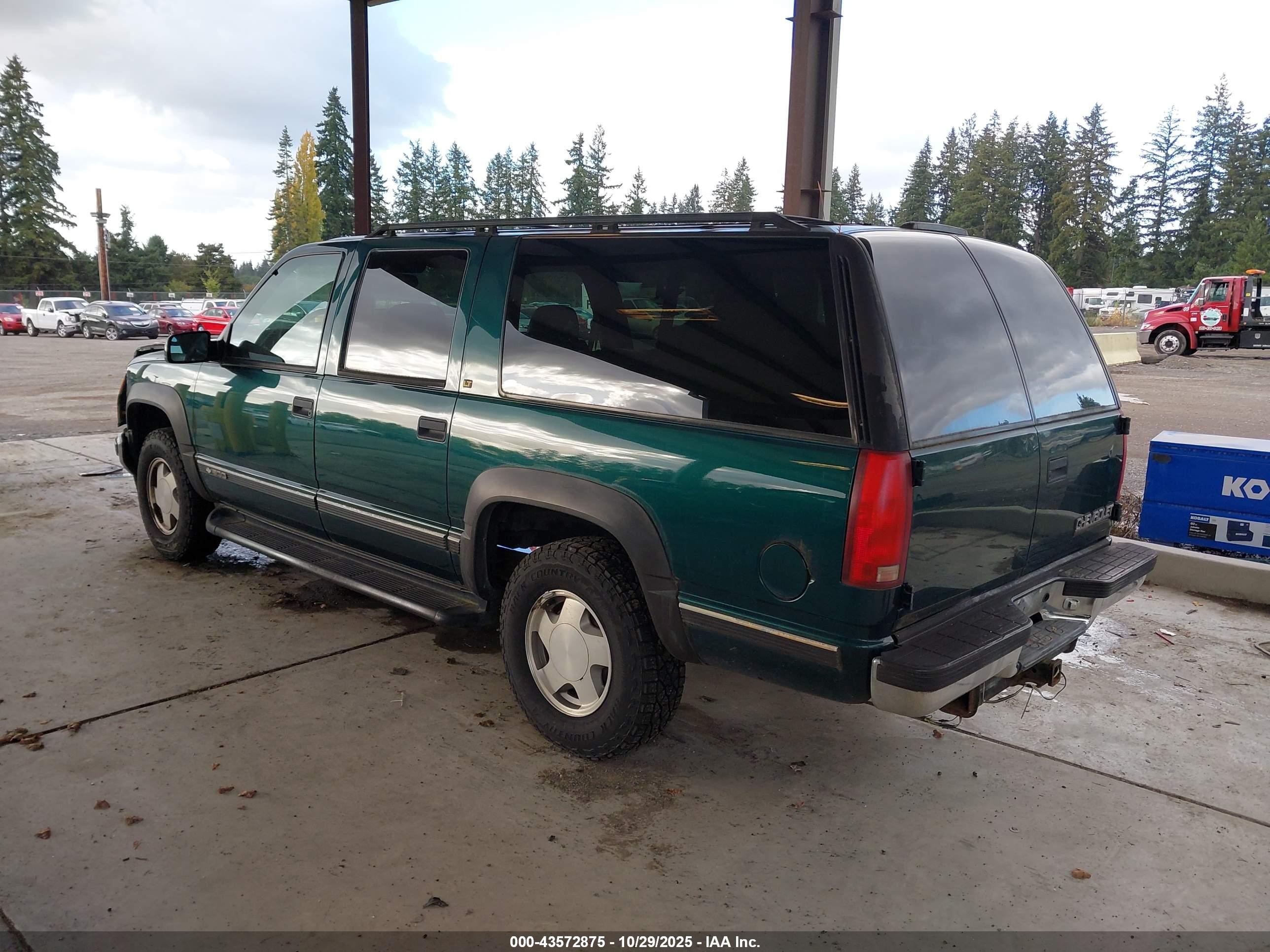 1997 Chevrolet Suburban 1500   Green vin: 3GNFK16R7VG122025