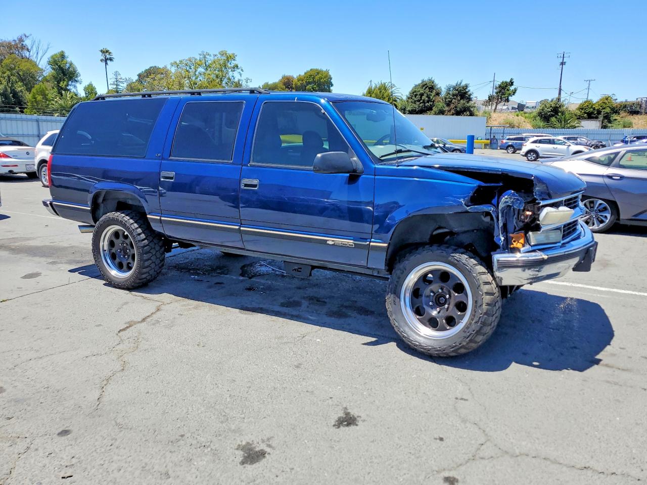 1999 Chevrolet Suburban K1500 Blue vin: 3GNFK16R7XG121525