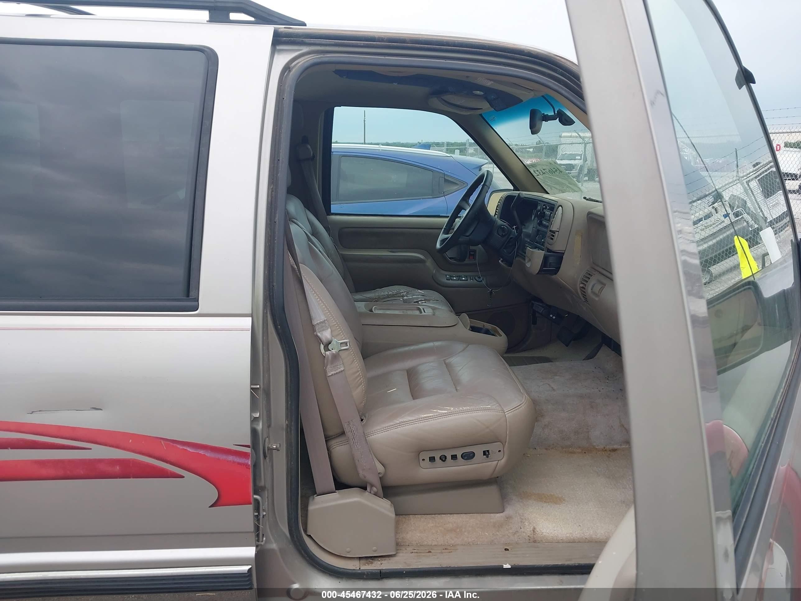 1999 Chevrolet Suburban Lt Желто-коричневый vin: 3GNFK16R7XG189159