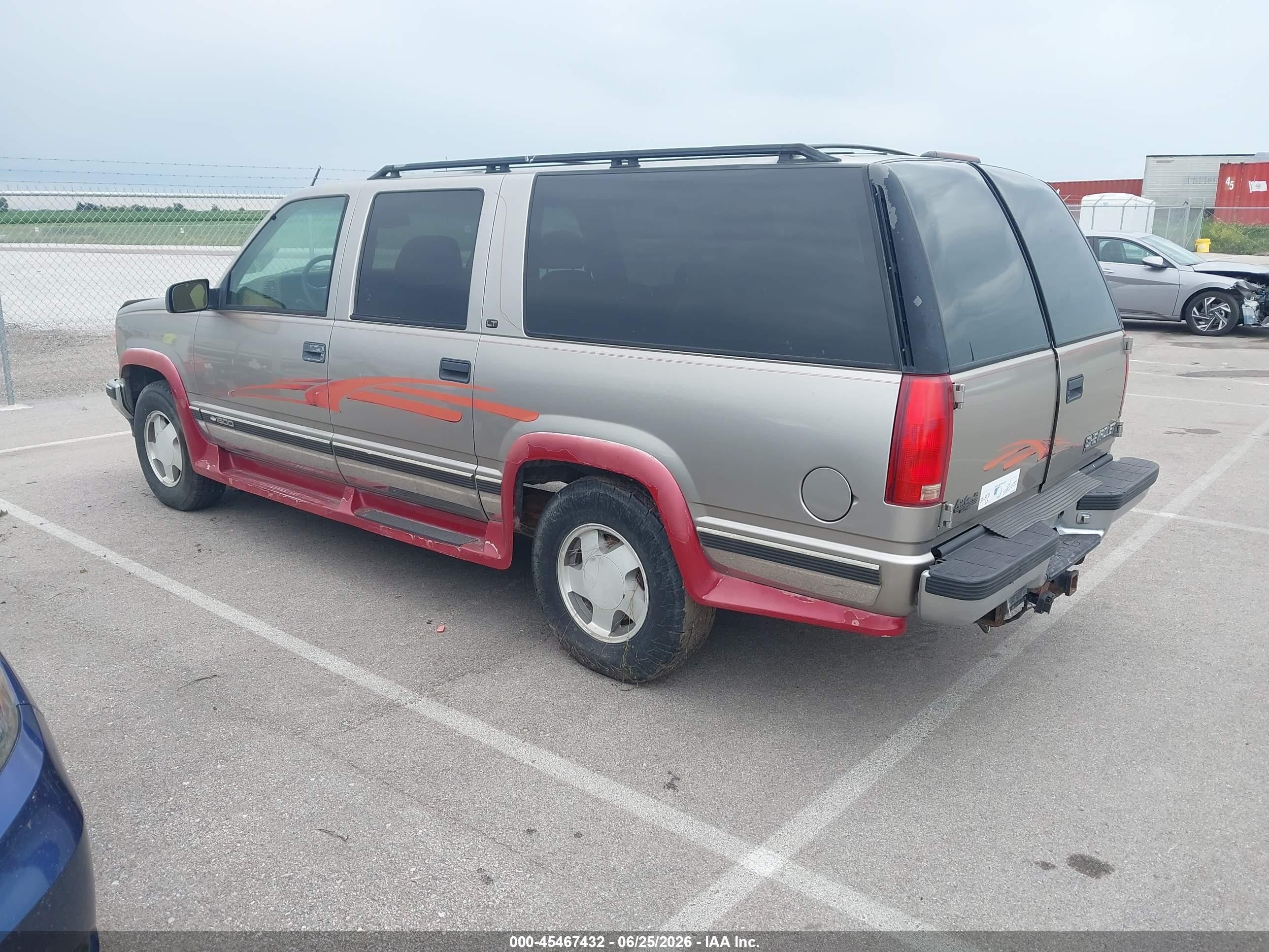 1999 Chevrolet Suburban Lt Желто-коричневый vin: 3GNFK16R7XG189159