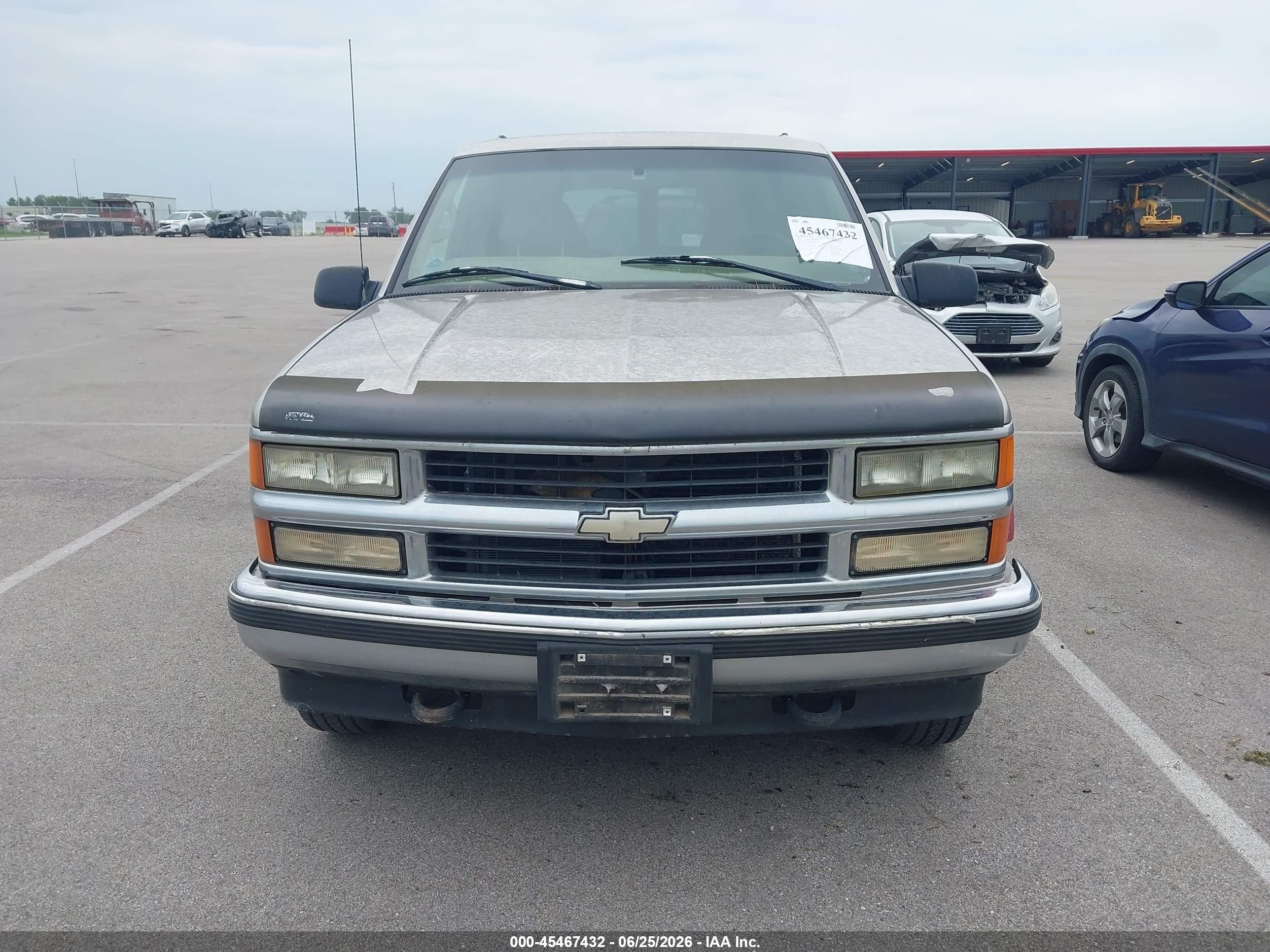 1999 Chevrolet Suburban Lt Желто-коричневый vin: 3GNFK16R7XG189159