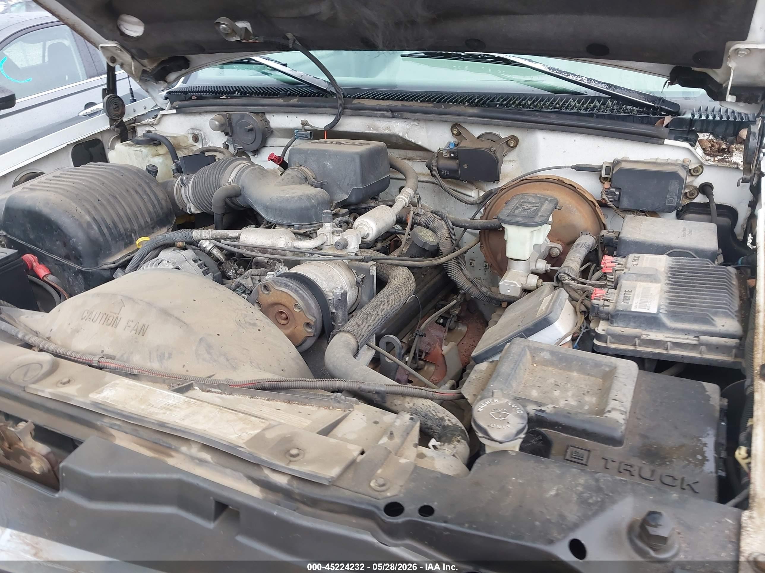 1996 Chevrolet Suburban K1500 White vin: 3GNFK16R8TG127182