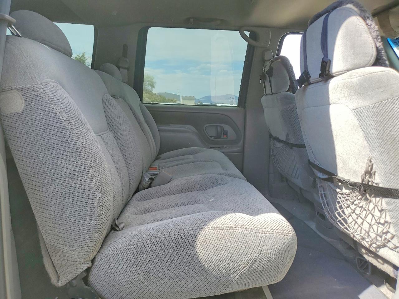 1997 Chevrolet Suburban K1500 Green vin: 3GNFK16R8VG117402