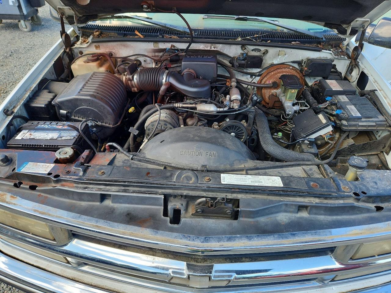 1999 Chevrolet Suburban K1500 White vin: 3GNFK16R8XG127205