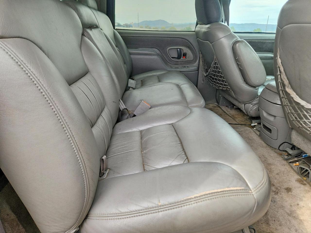 1999 Chevrolet Suburban K1500 Blue vin: 3GNFK16R8XG222878