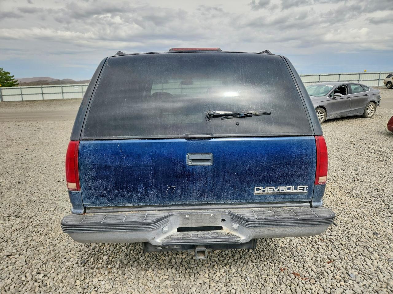 1999 Chevrolet Suburban K1500 Blue vin: 3GNFK16R8XG222878