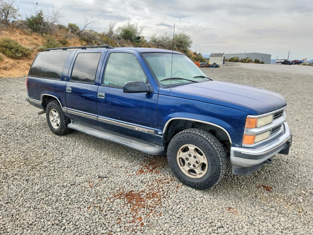 1999 Chevrolet Suburban K1500 Blue vin: 3GNFK16R8XG222878